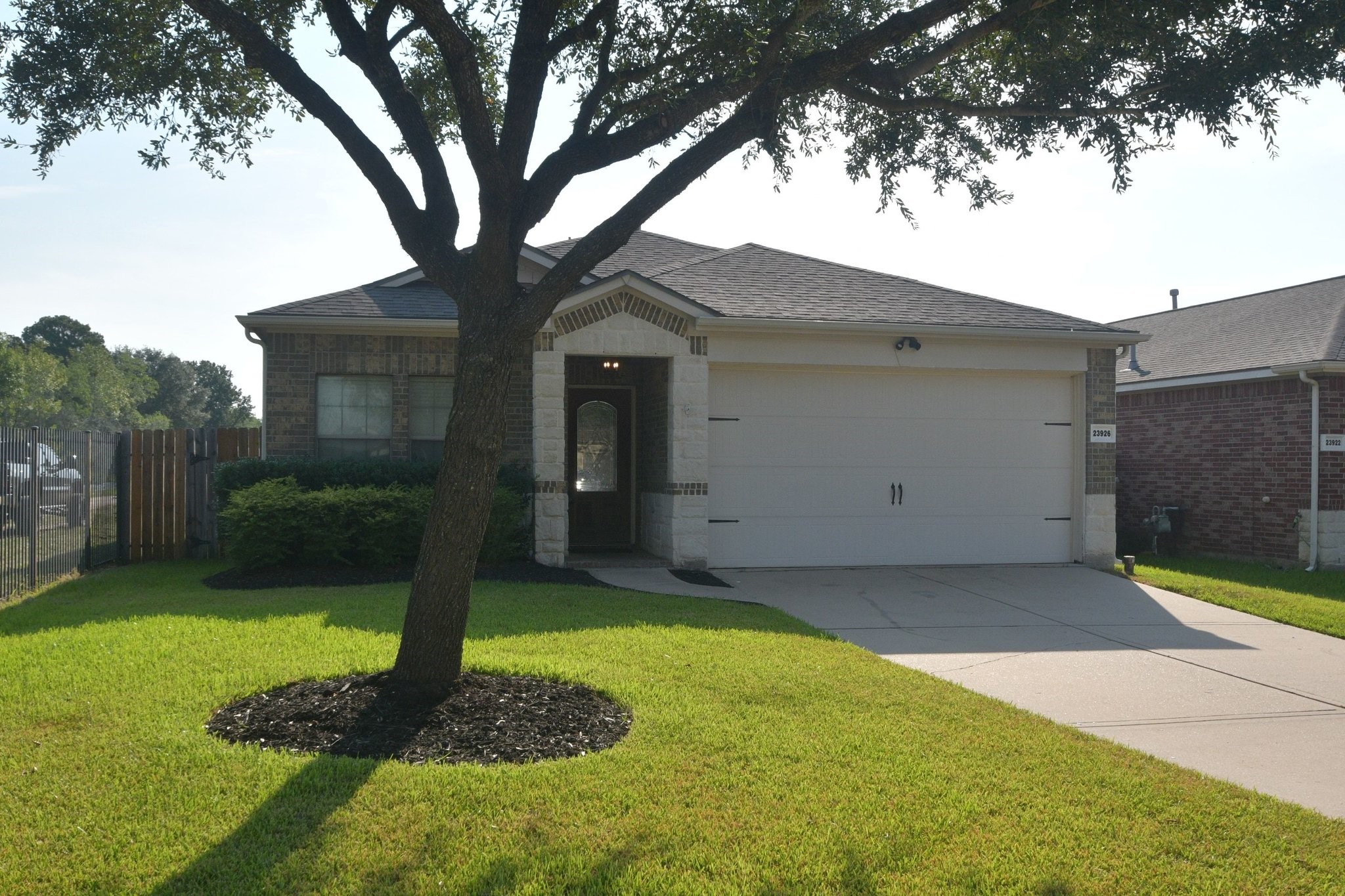 23926 N Newport Bend Circle Property Photo 2