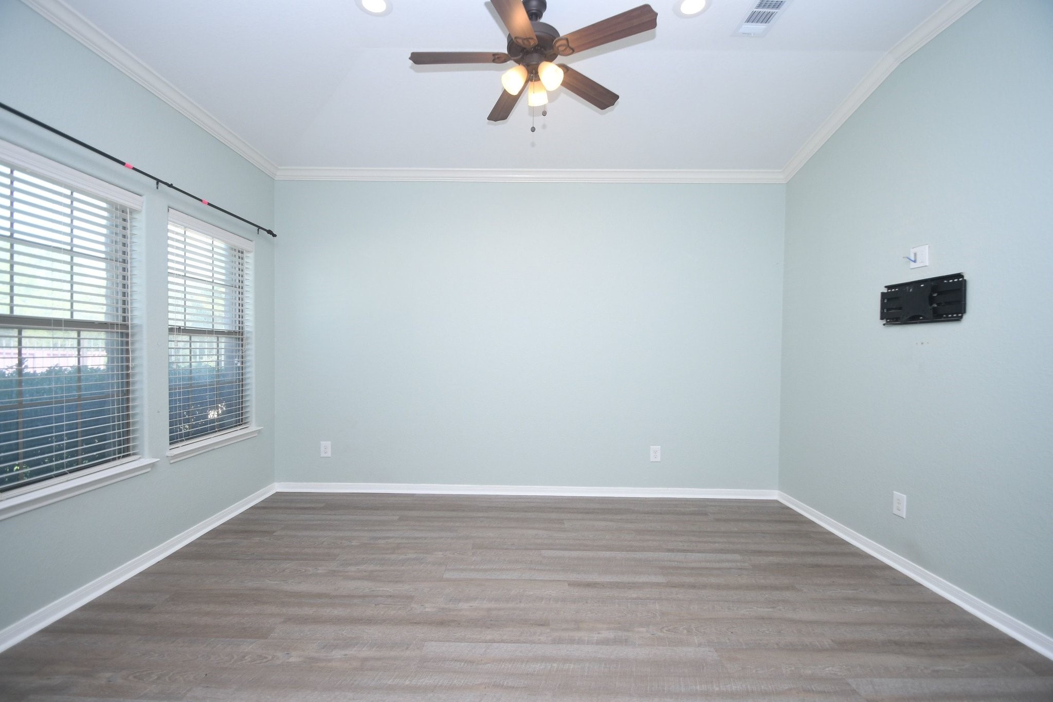23926 N Newport Bend Circle Property Photo 5