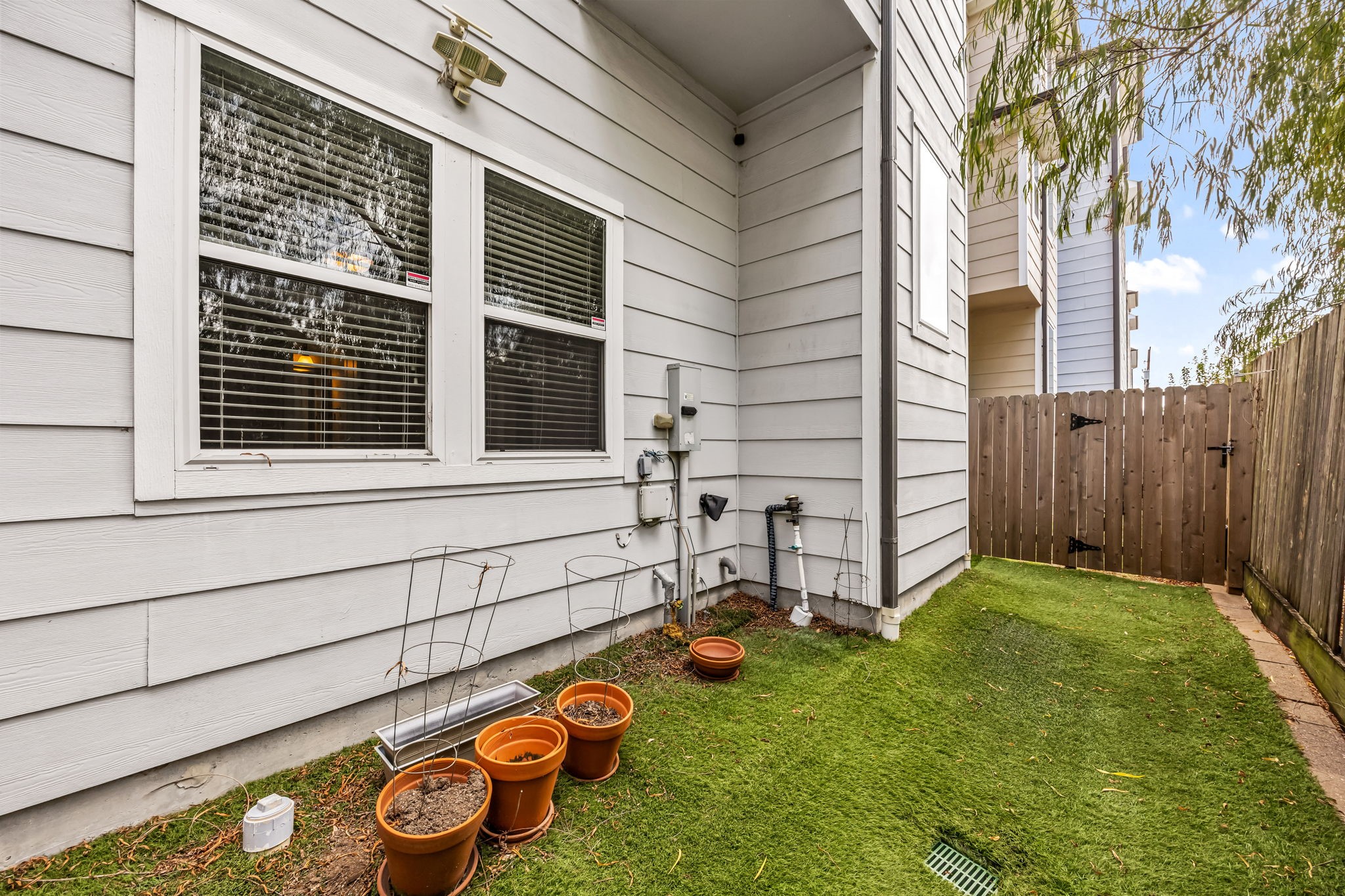 928 W 20th Street A Property Photo 32