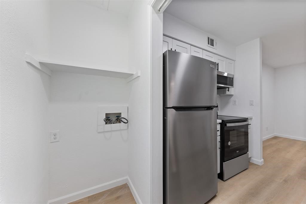 815 Lyle West Avenue C Property Photo 5