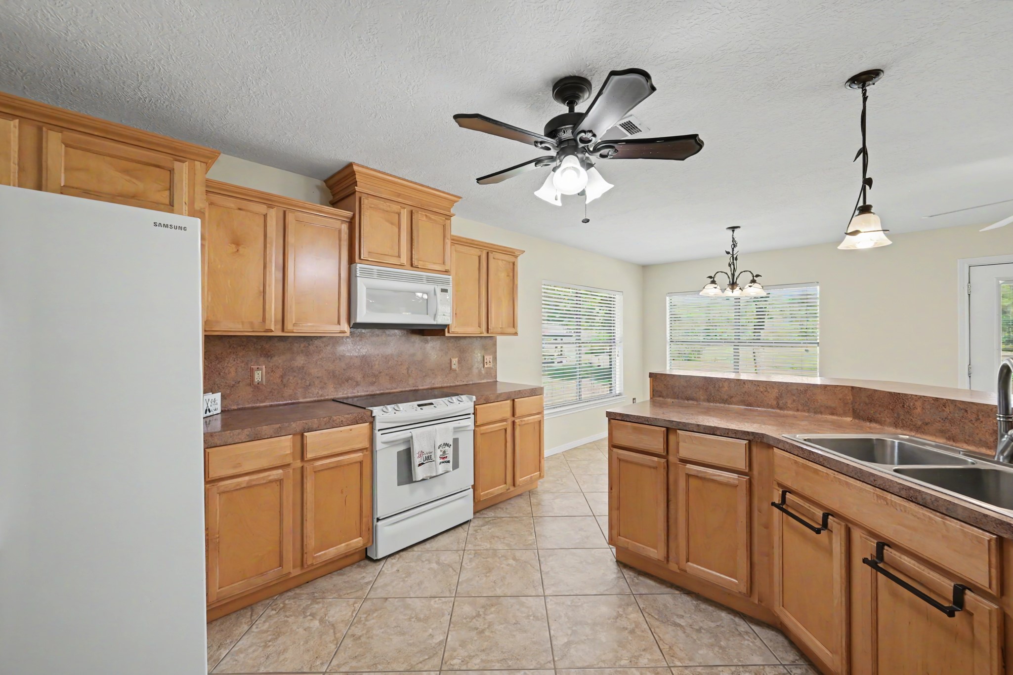 15 Lakeside Property Photo 6