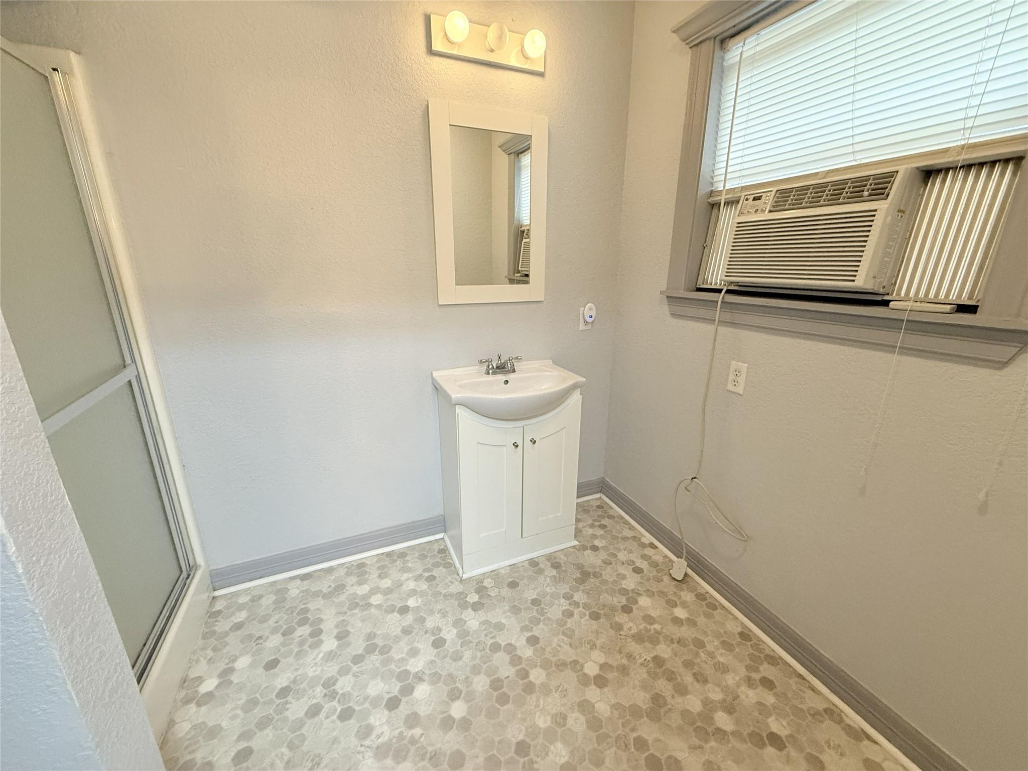 724 S Morgan Street, Angleton Tx 77515 Property Photo 10