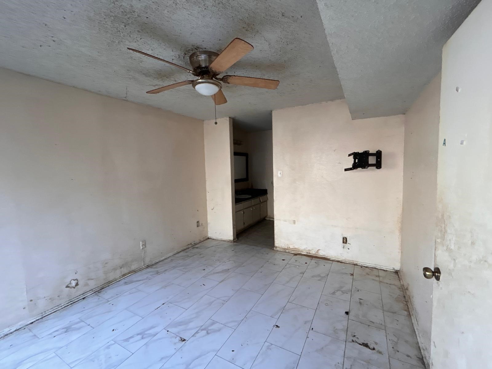 6245 Ludington Drive 23-923 Property Photo 7