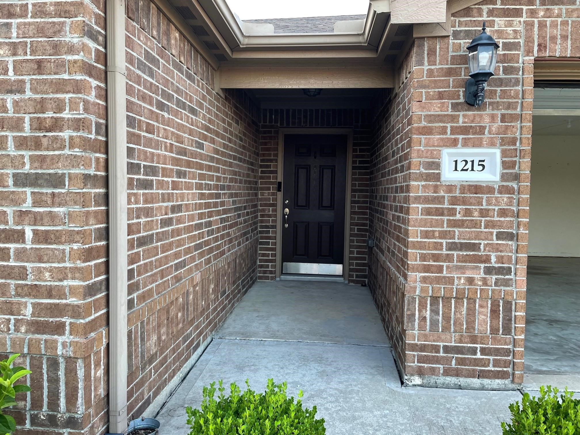1215 Wallflower Avenue Property Photo 2