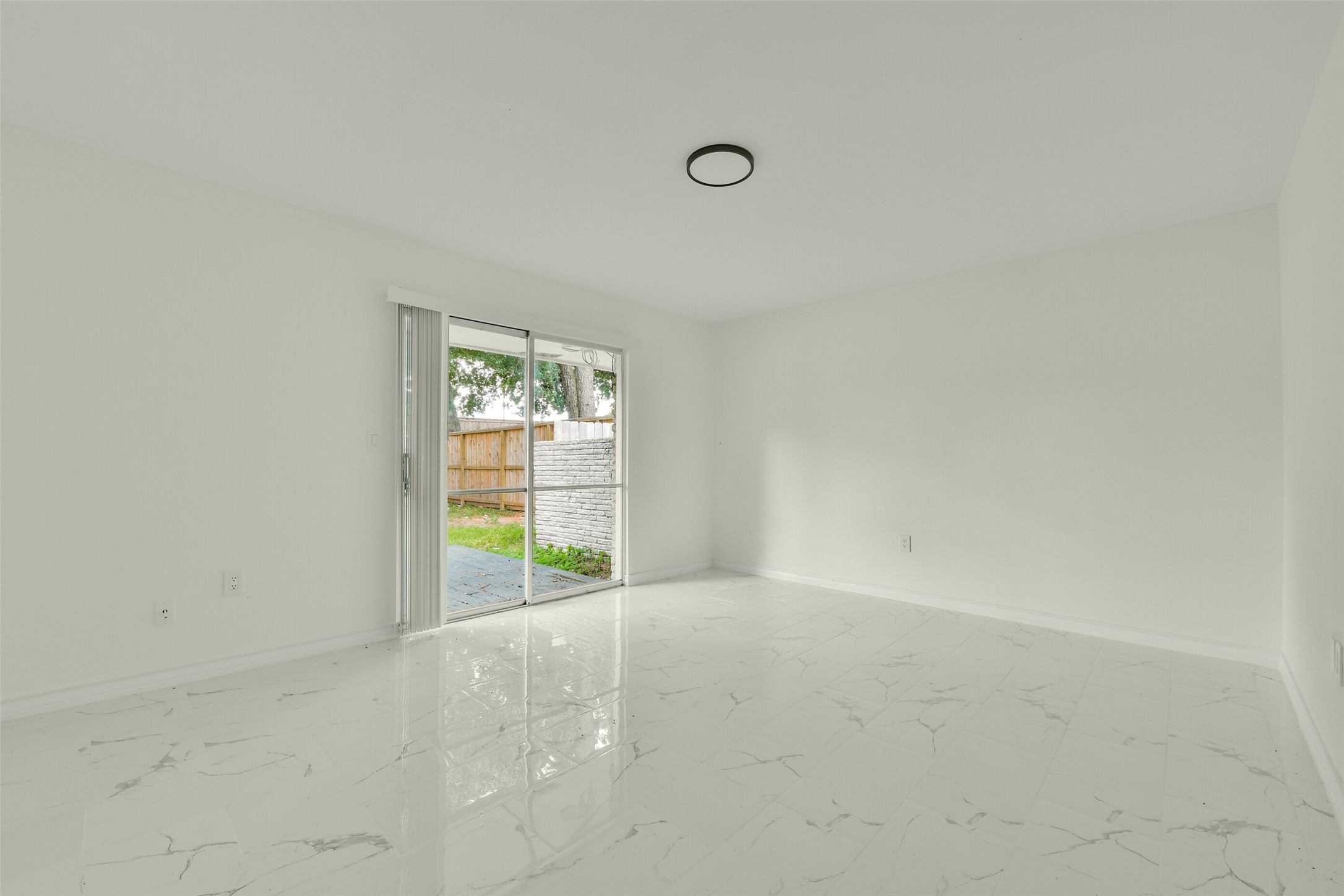 1616 Redway Lane Property Photo 12