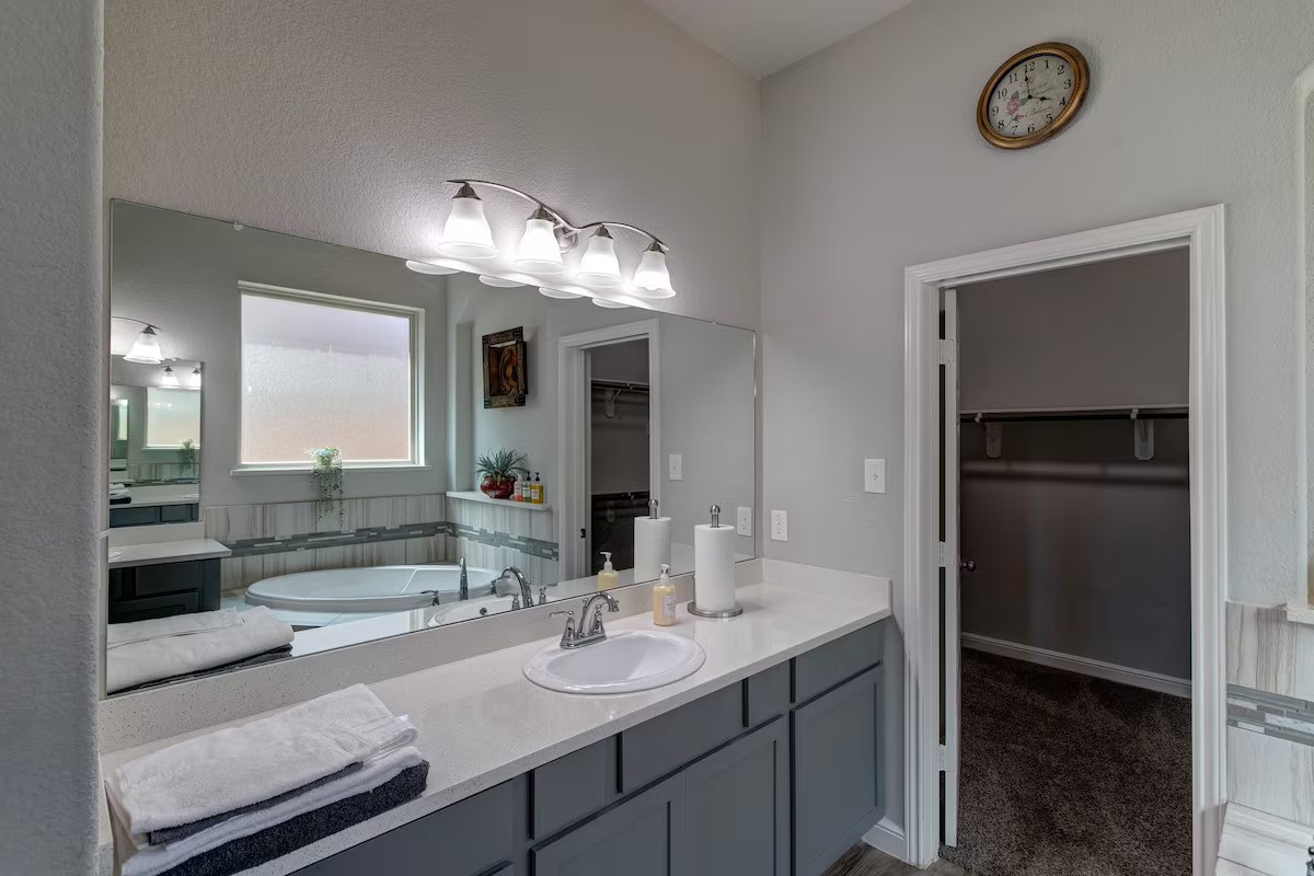 3939 Siderno Drive Property Photo 9