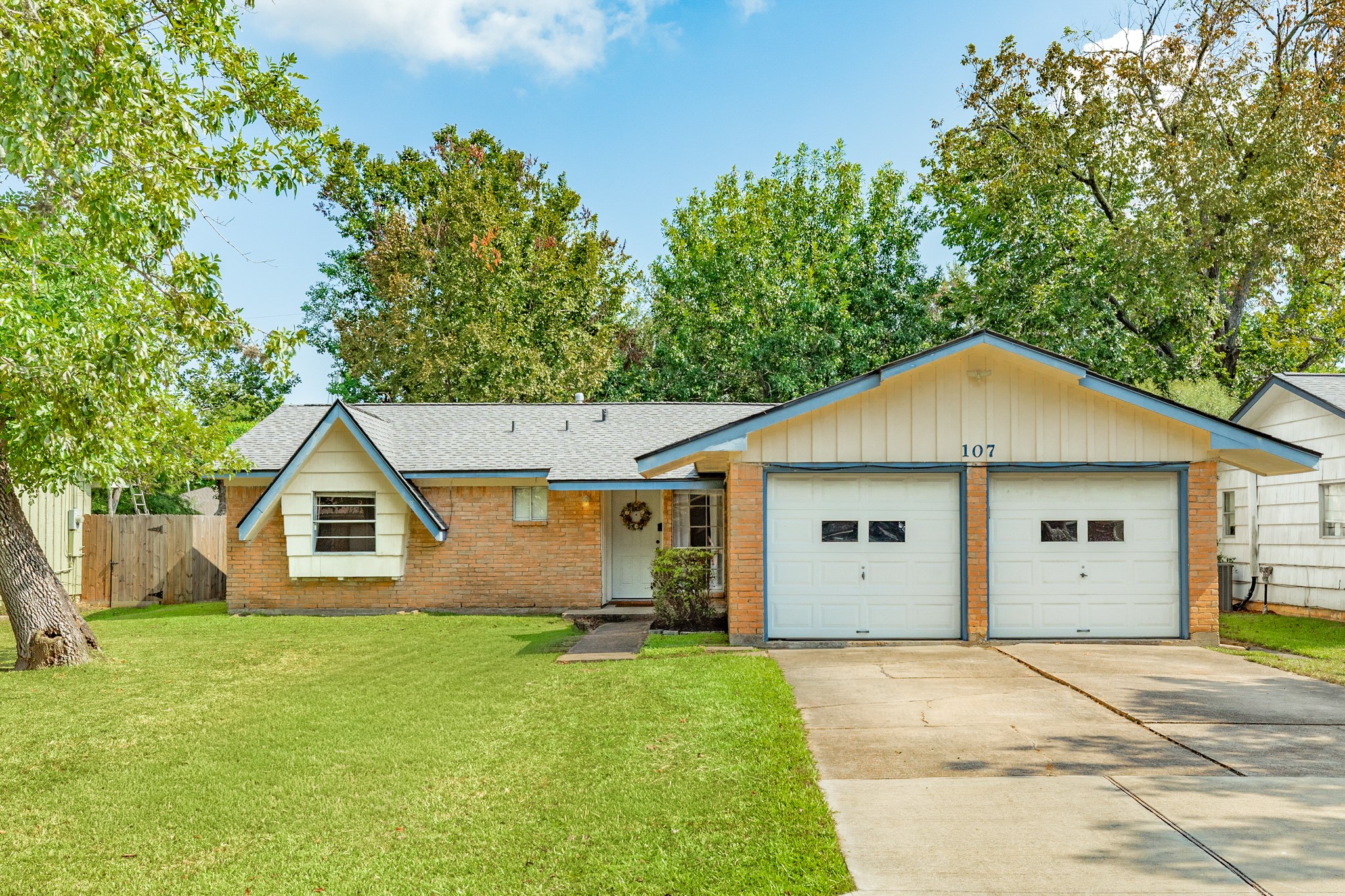 107 Hickory Property Photo 1