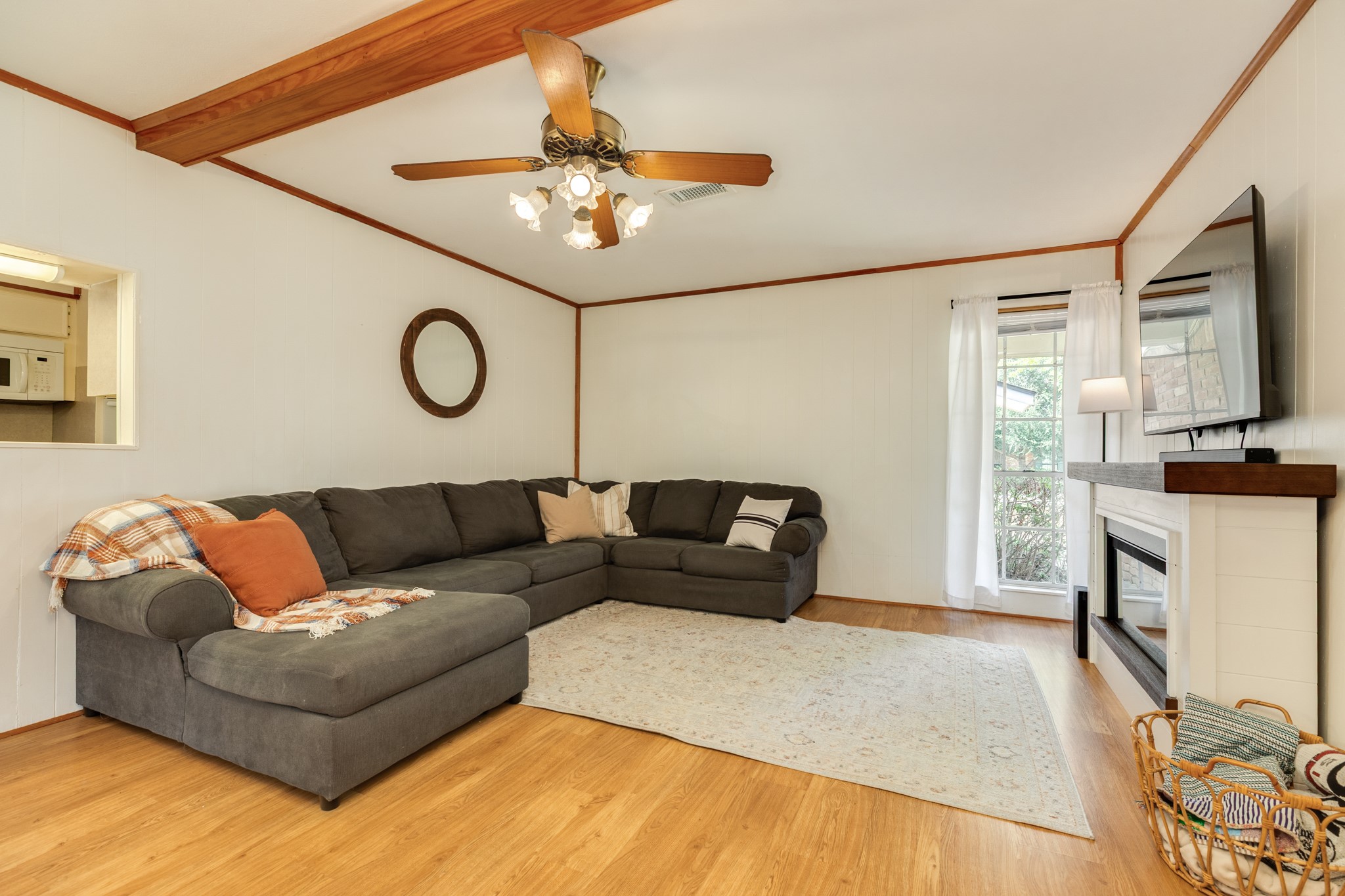 107 Hickory Property Photo 4