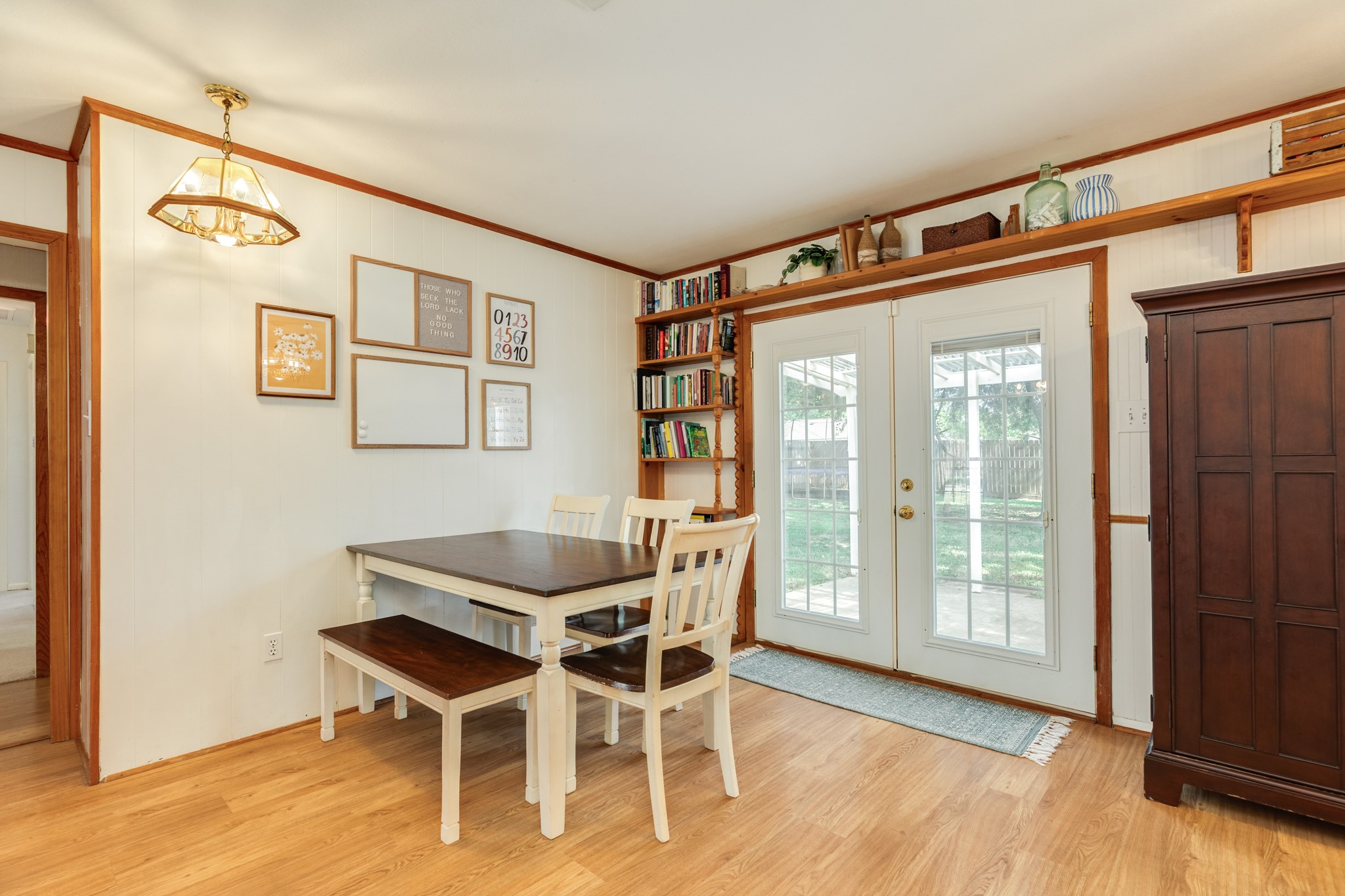 107 Hickory Property Photo 7