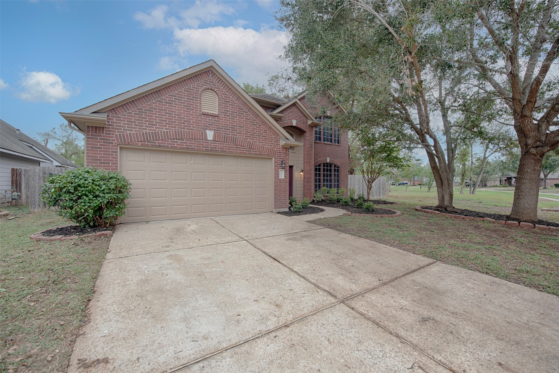 10411 Village Lake Drive Property Photo 2