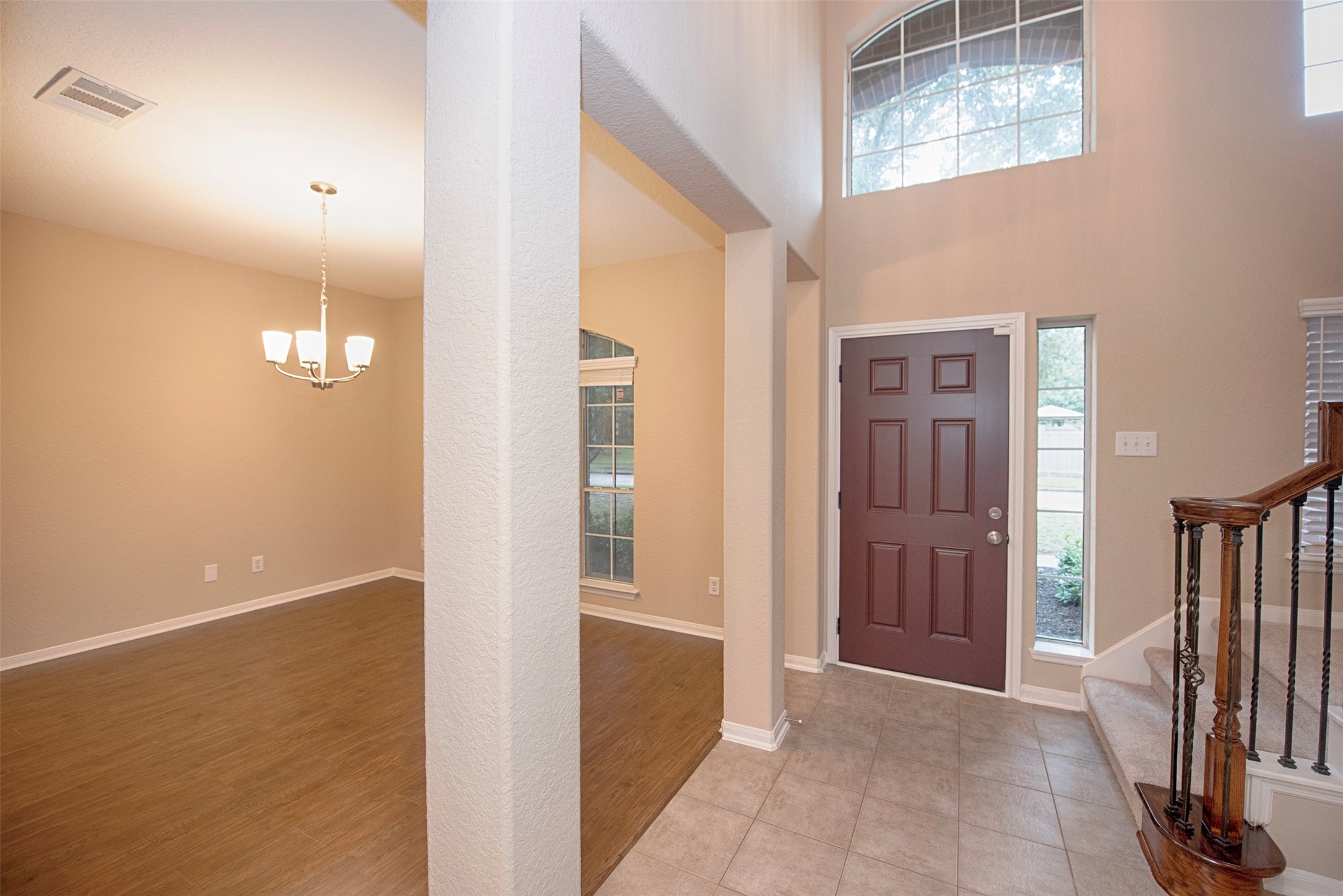 10411 Village Lake Drive Property Photo 6