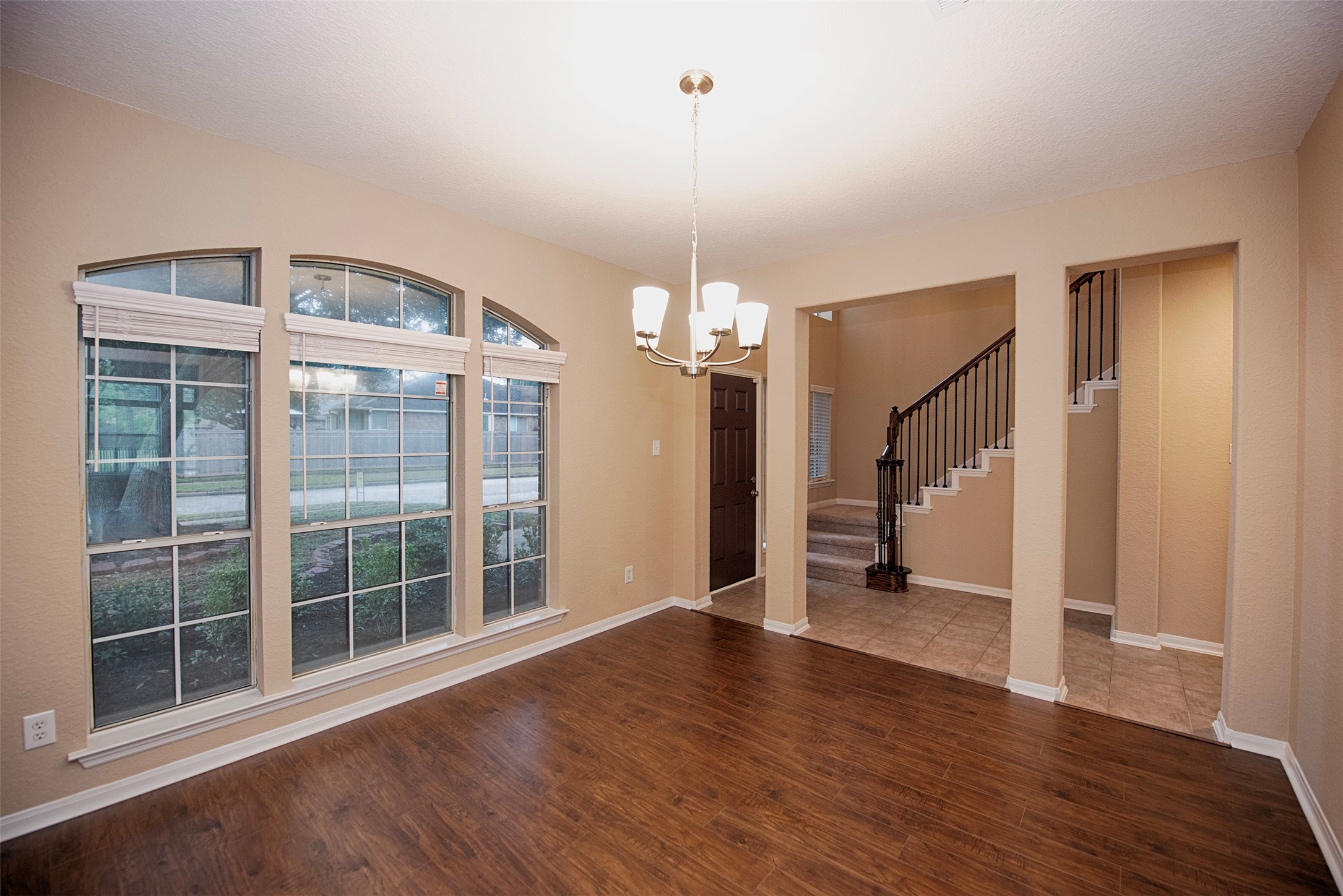 10411 Village Lake Drive Property Photo 8