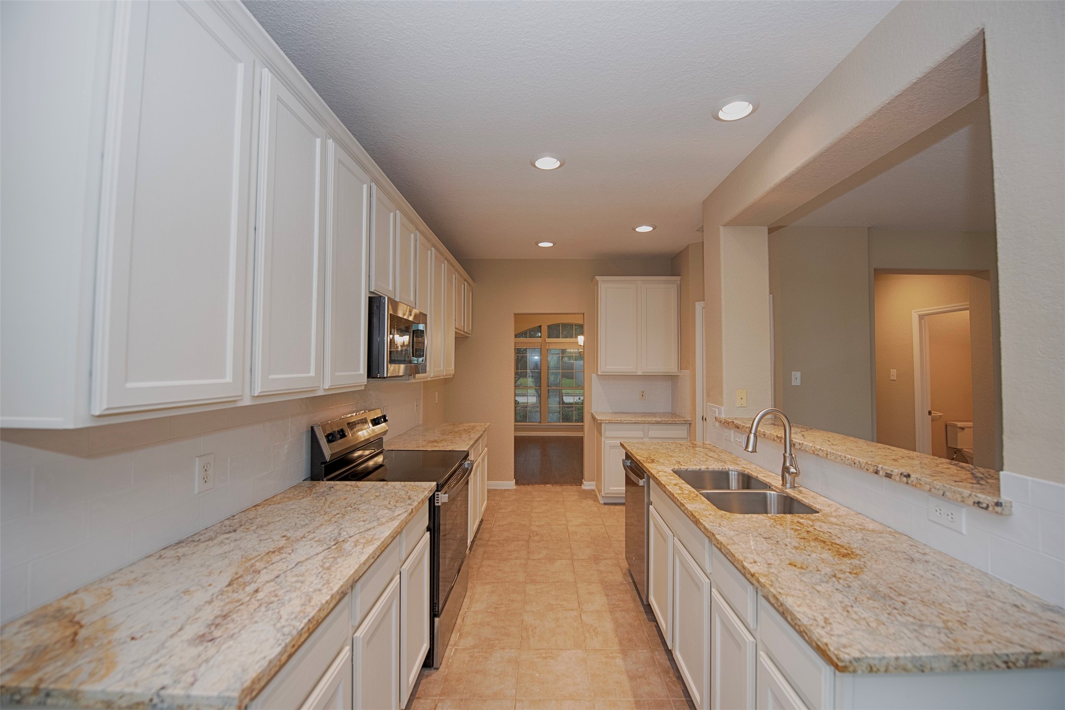 10411 Village Lake Drive Property Photo 13