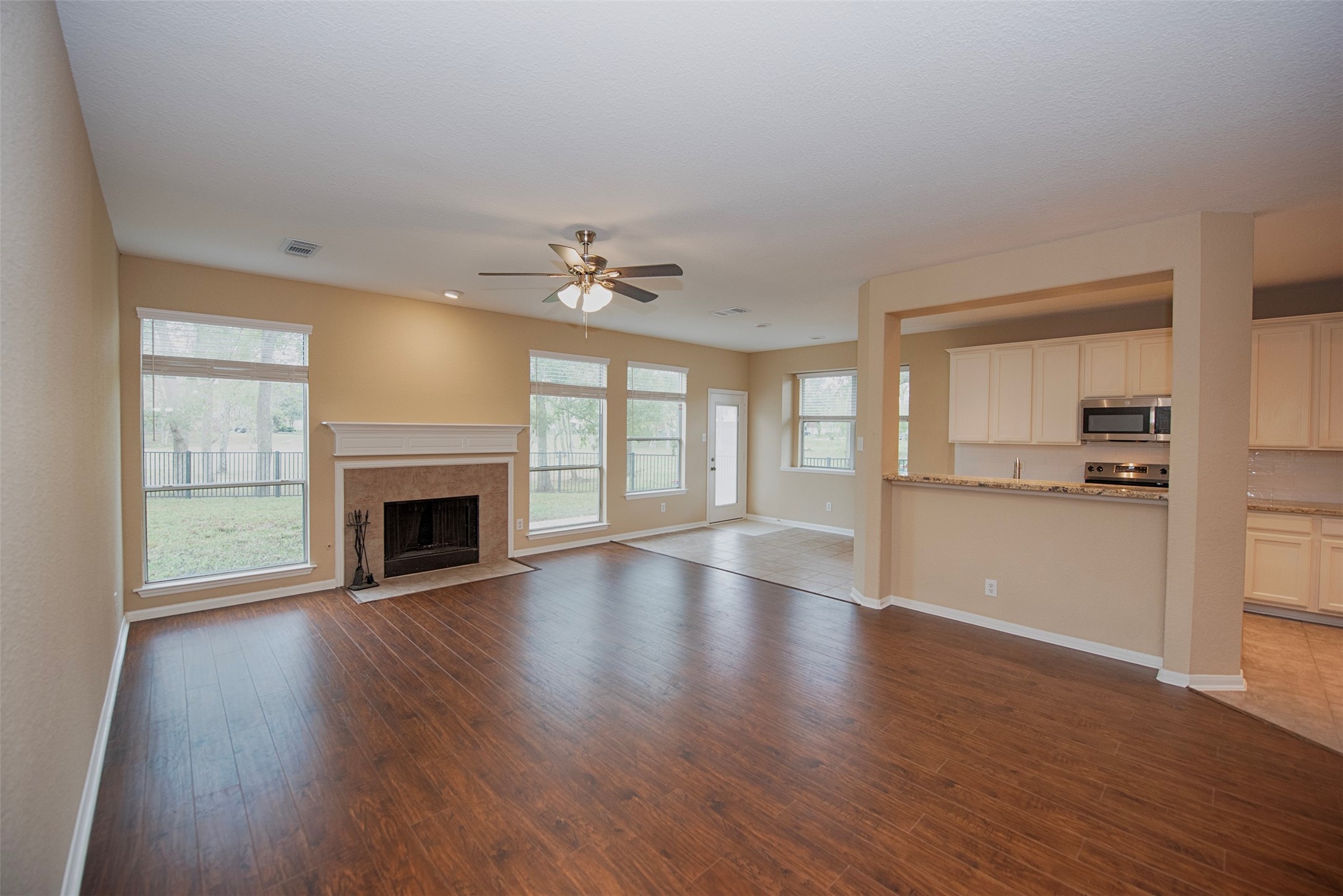 10411 Village Lake Drive Property Photo 17
