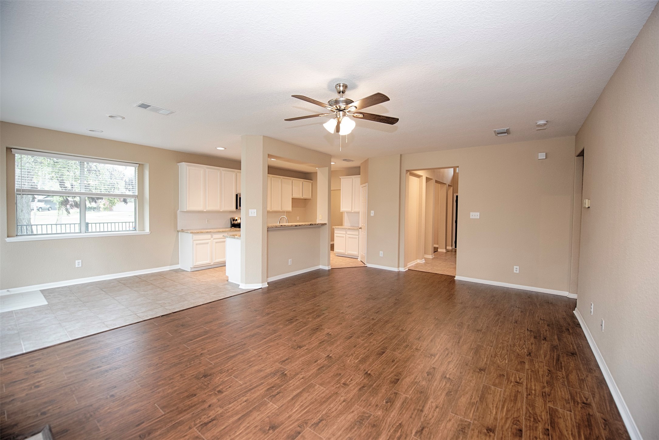 10411 Village Lake Drive Property Photo 18