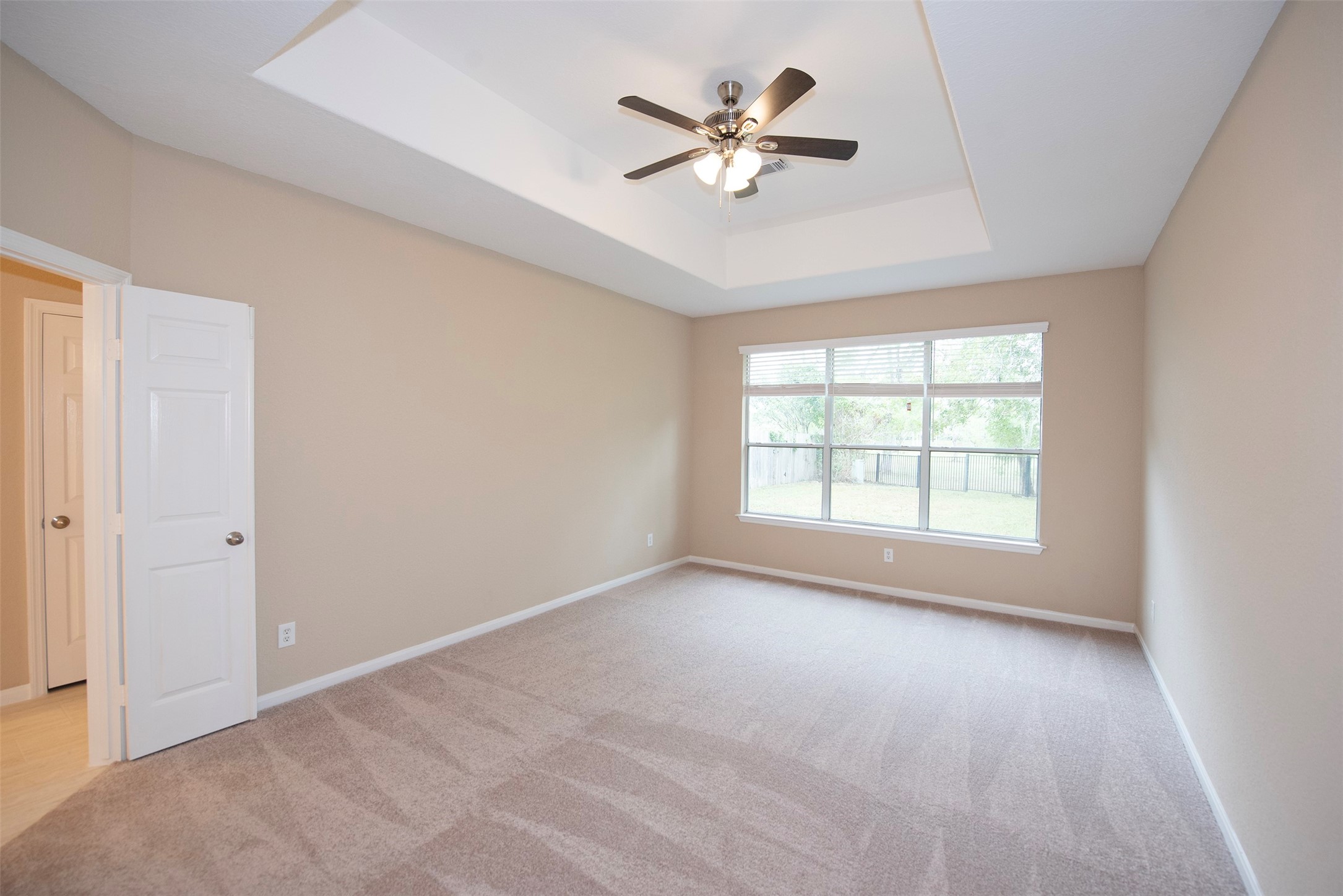 10411 Village Lake Drive Property Photo 19