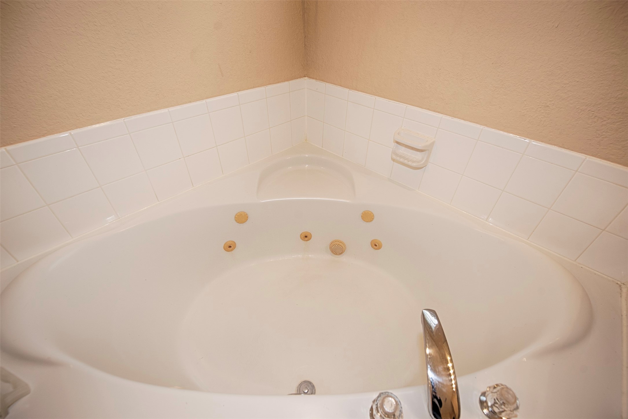 10411 Village Lake Drive Property Photo 23
