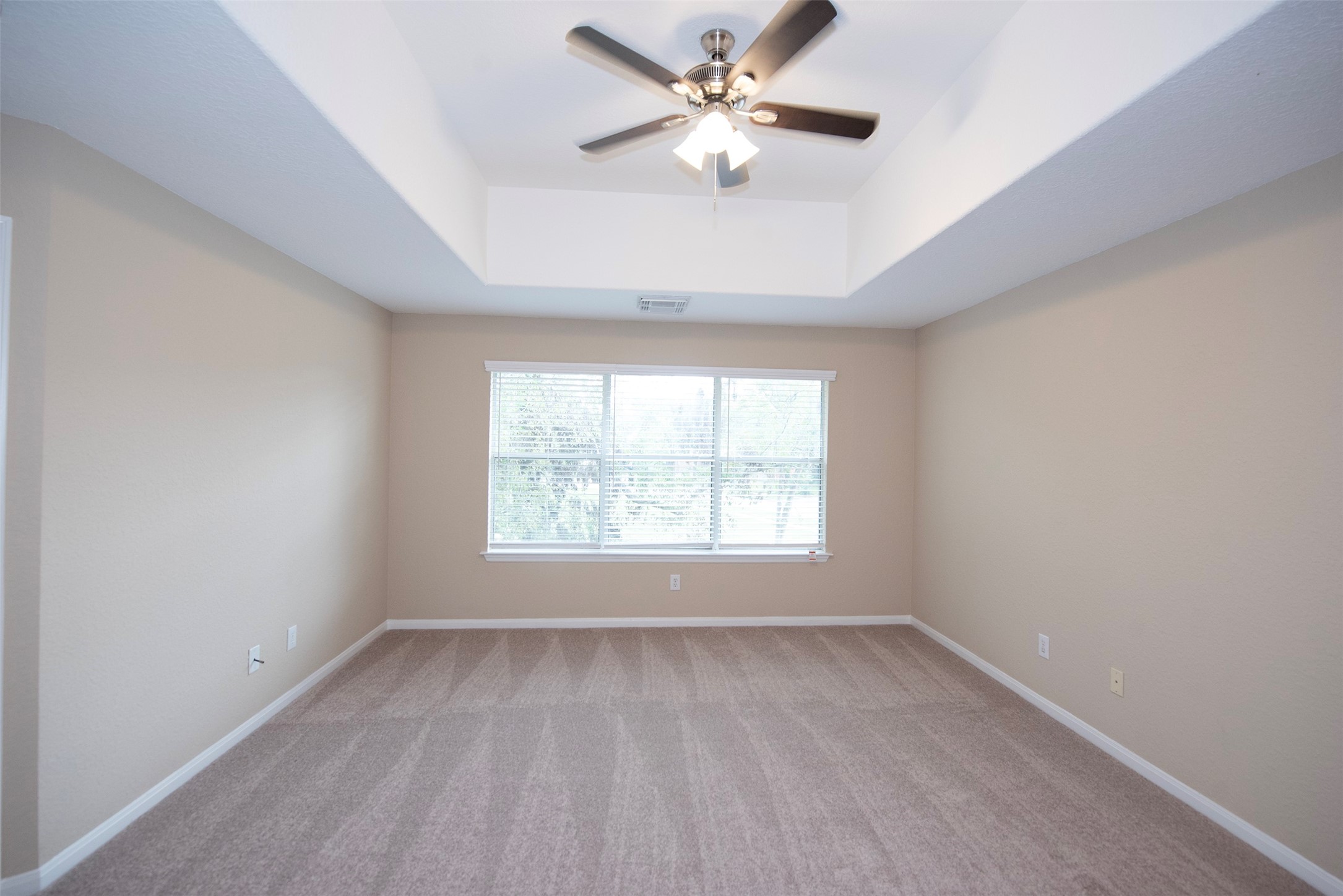 10411 Village Lake Drive Property Photo 26