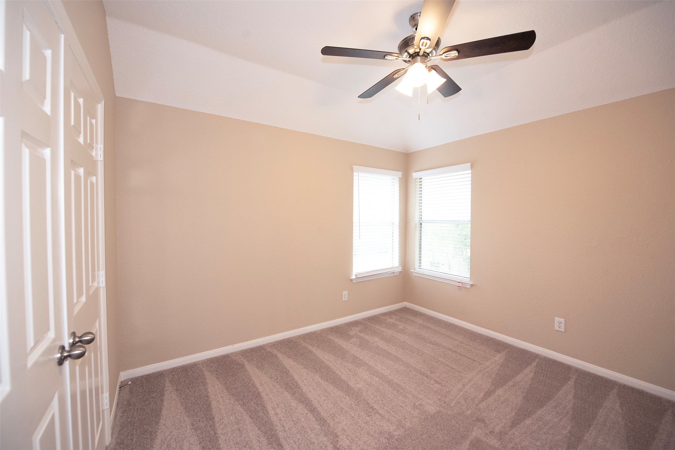 10411 Village Lake Drive Property Photo 33