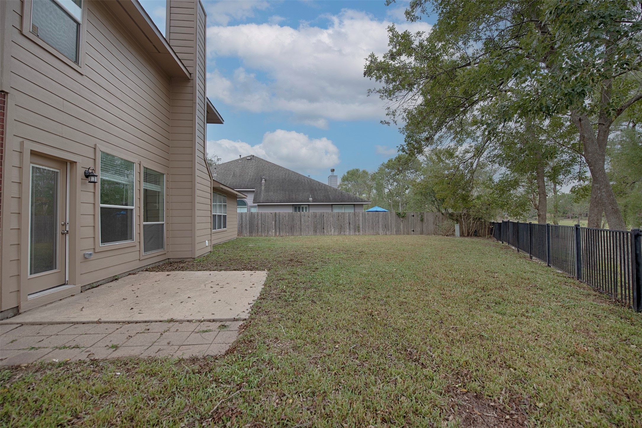 10411 Village Lake Drive Property Photo 37