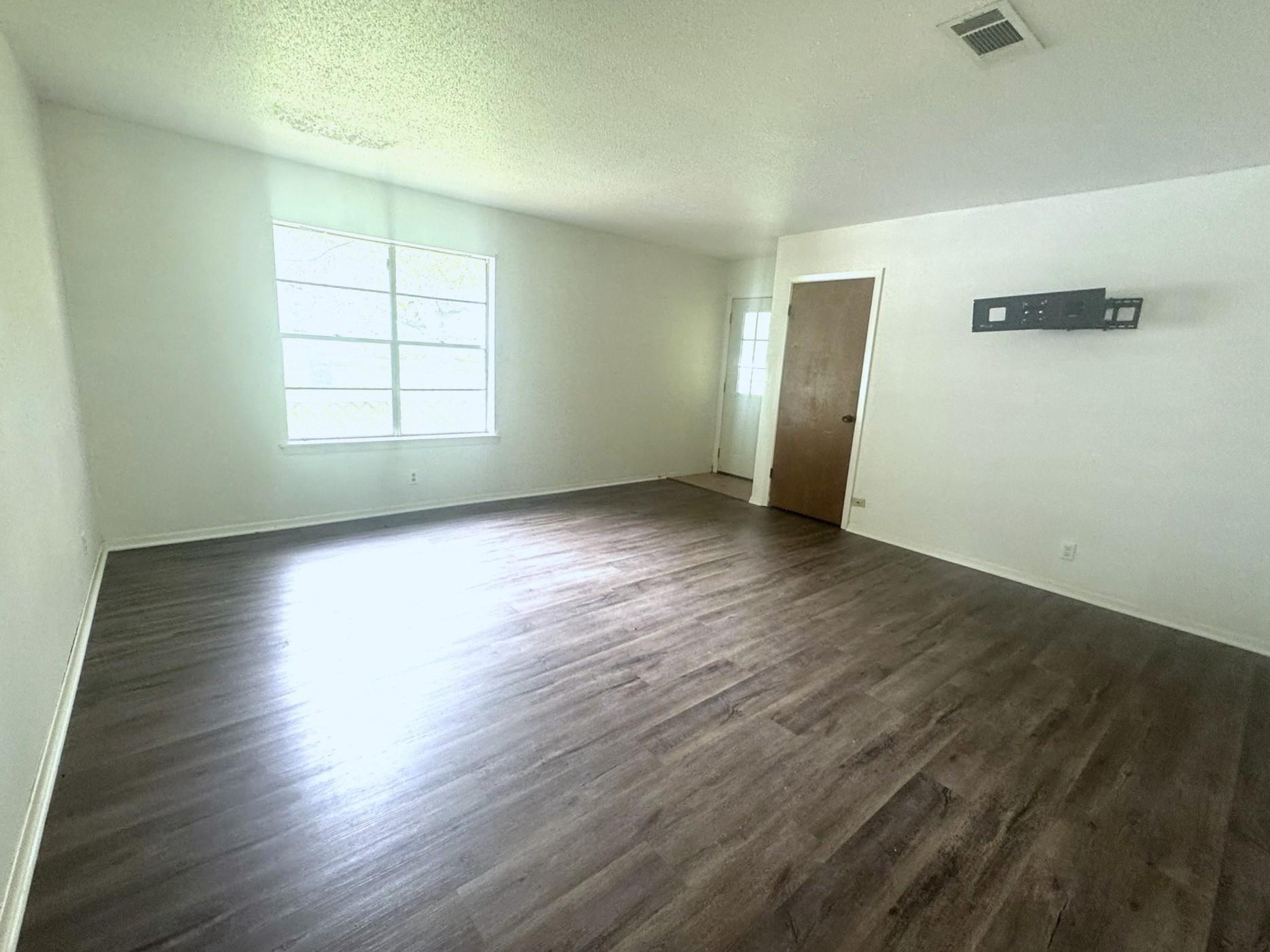 706 University Avenue Property Photo 4
