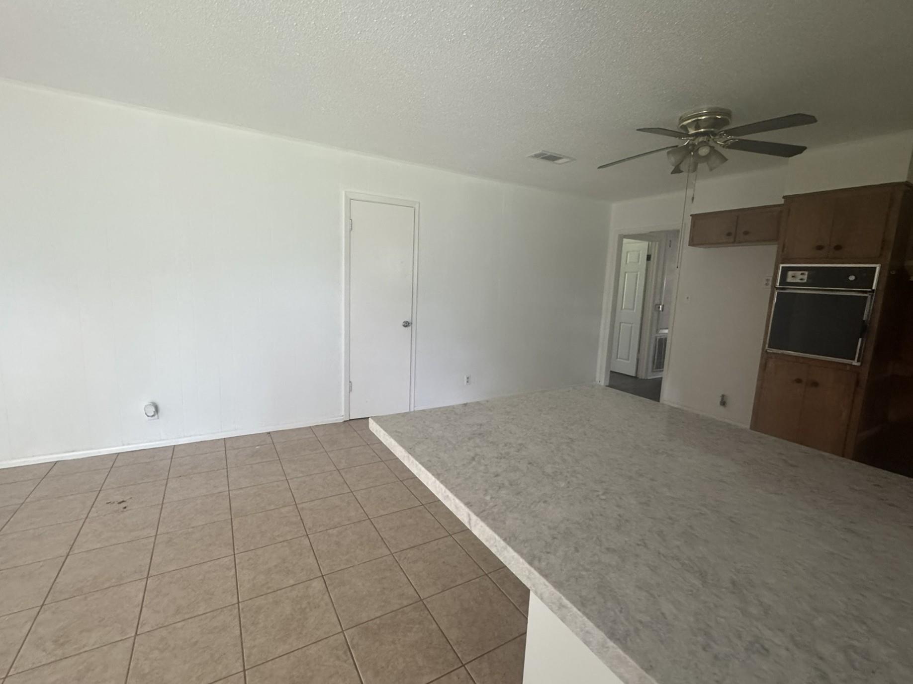 706 University Avenue Property Photo 12