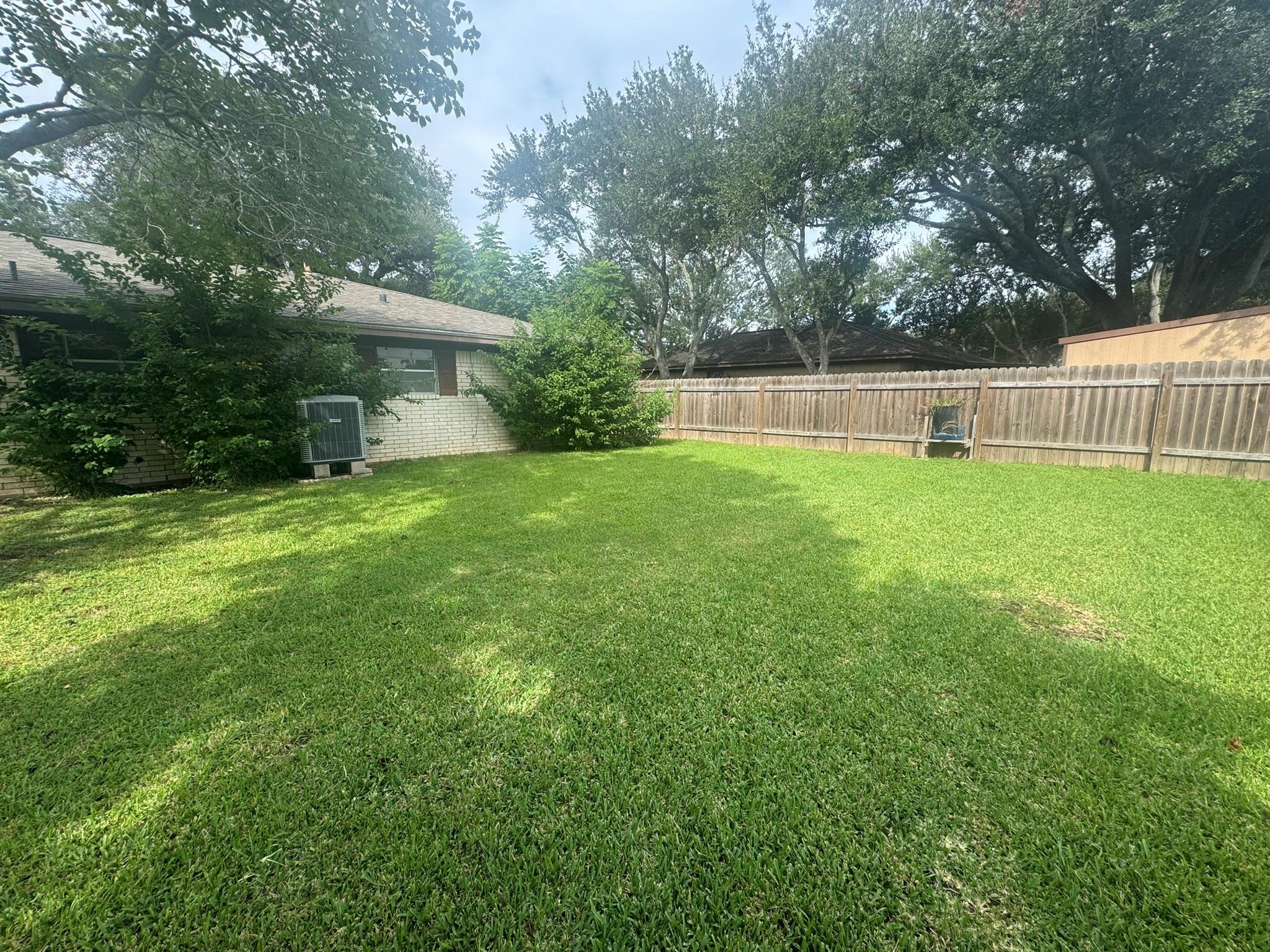 706 University Avenue Property Photo 27