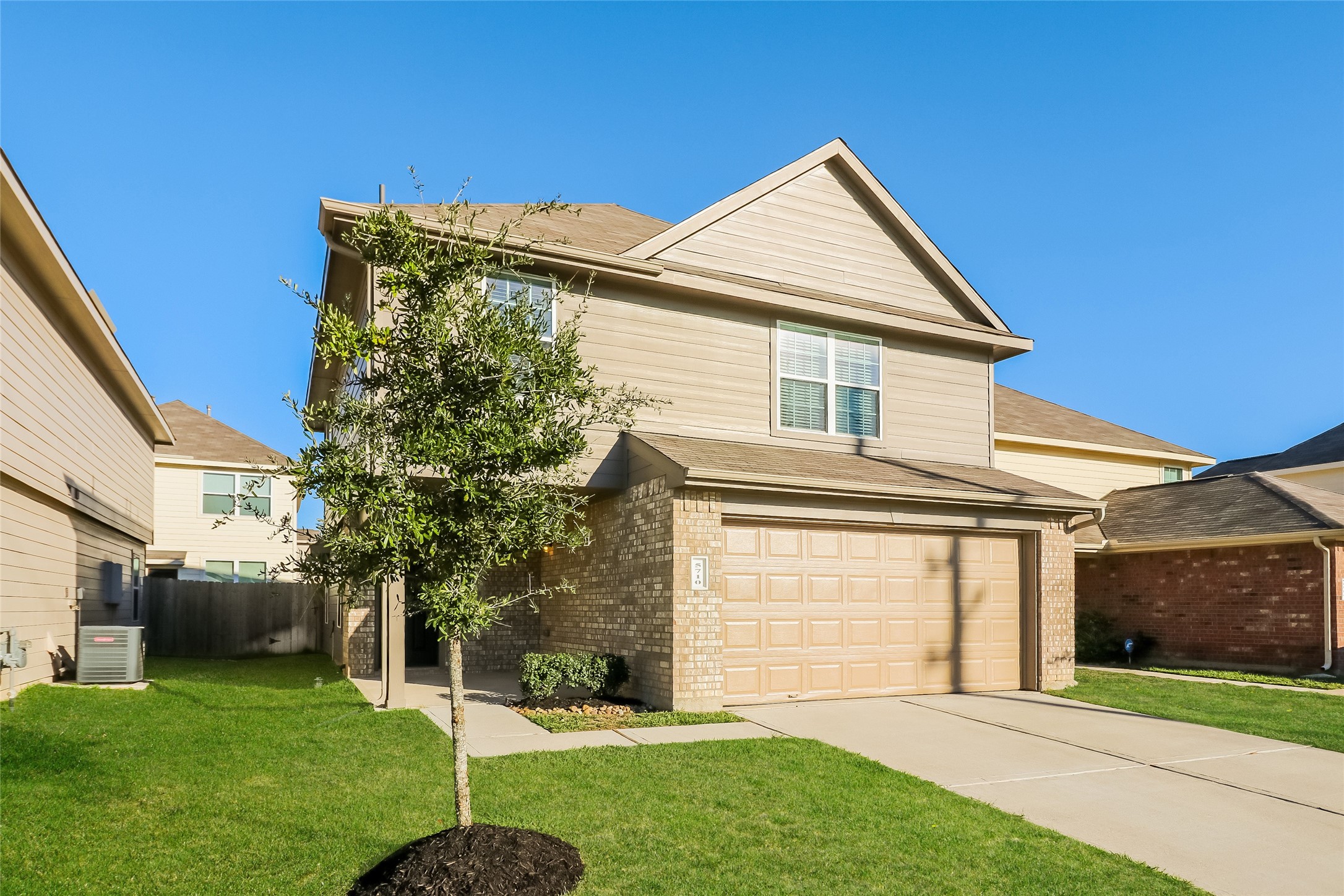 5710 Adelaide River Drive Property Photo 2