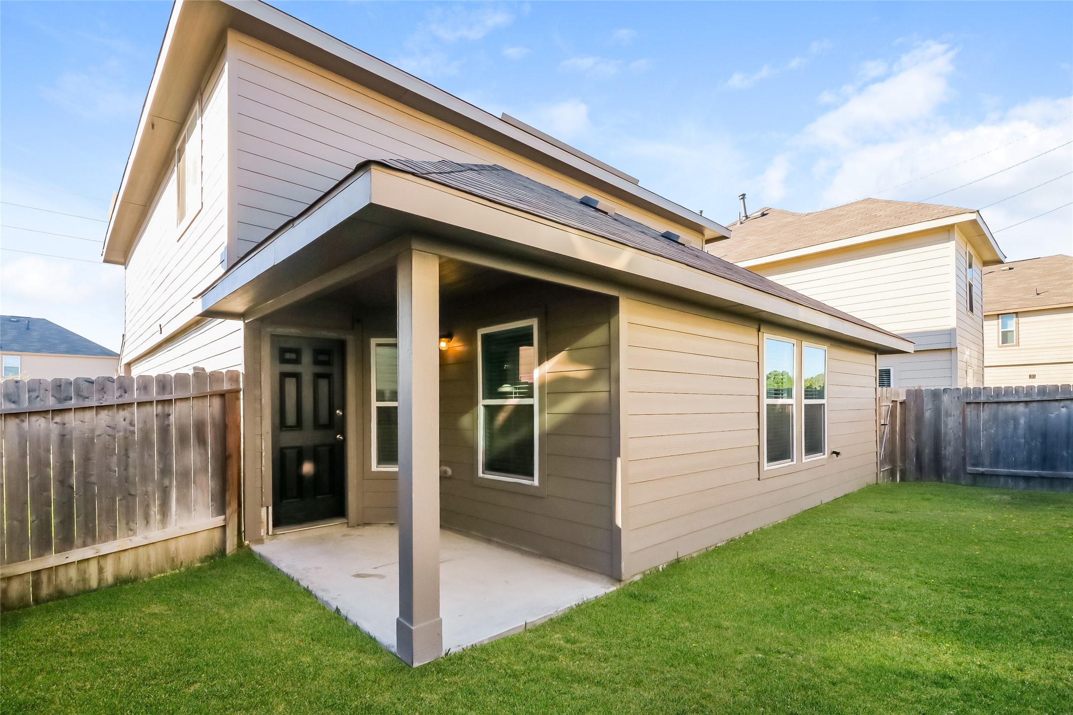 5710 Adelaide River Drive Property Photo 4