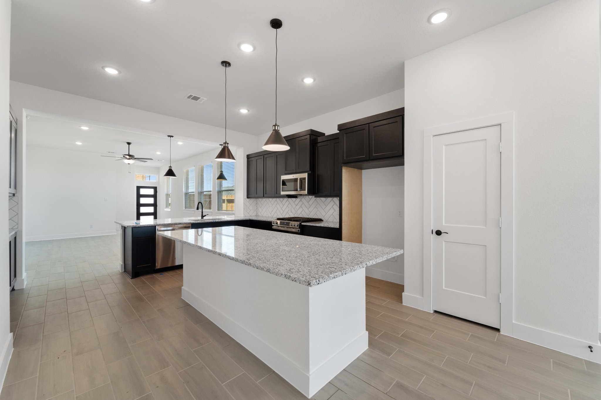 30918 Evening Skye Drive Property Photo 4