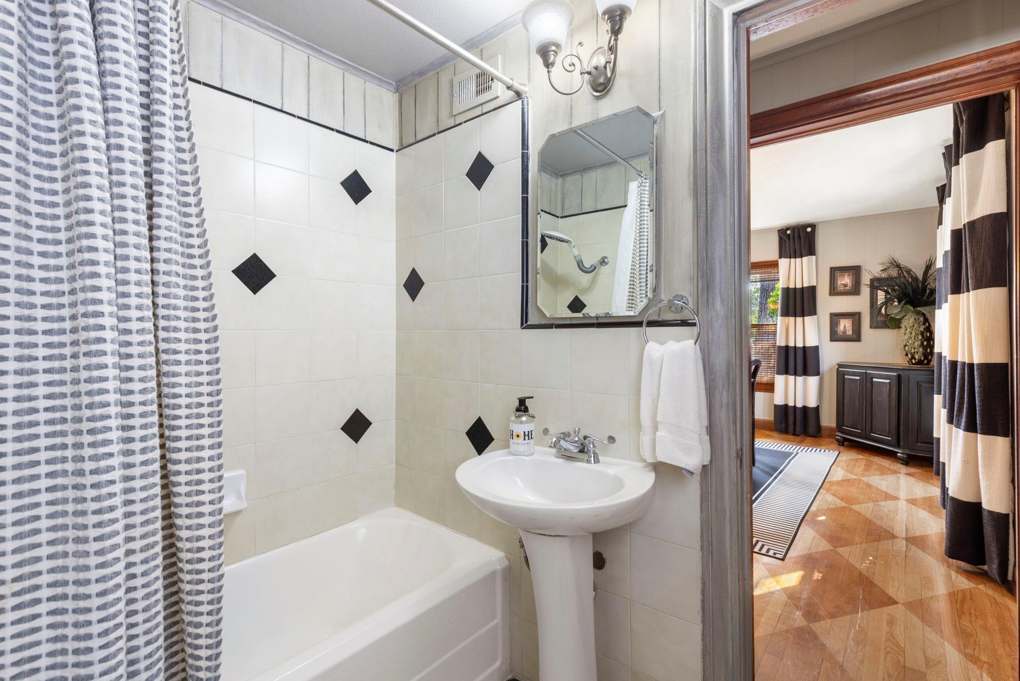 505 Harvard Street Property Photo 14