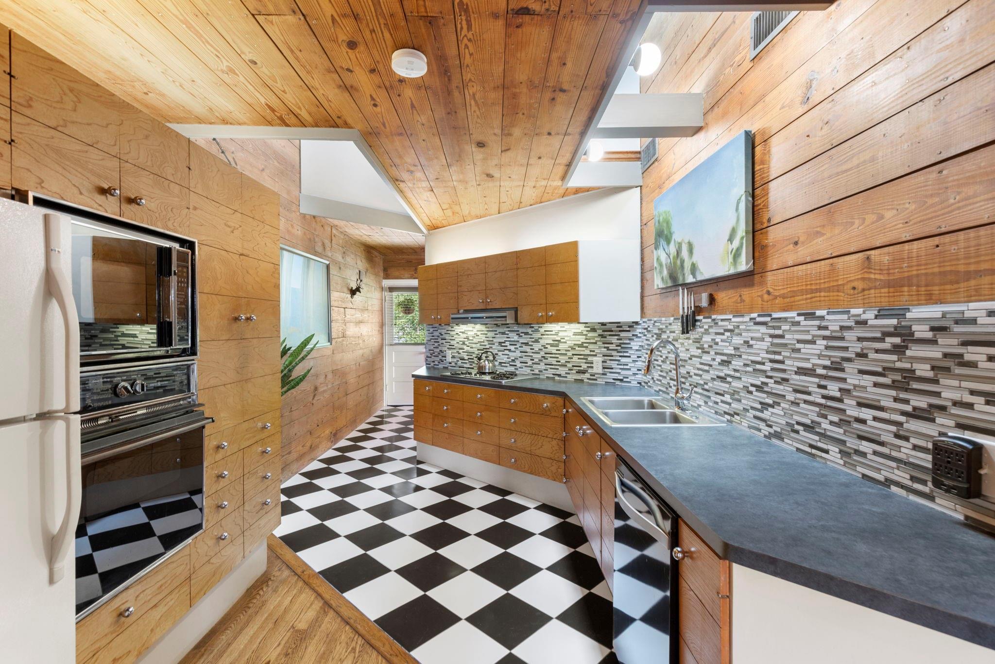 505 Harvard Street Property Photo 24
