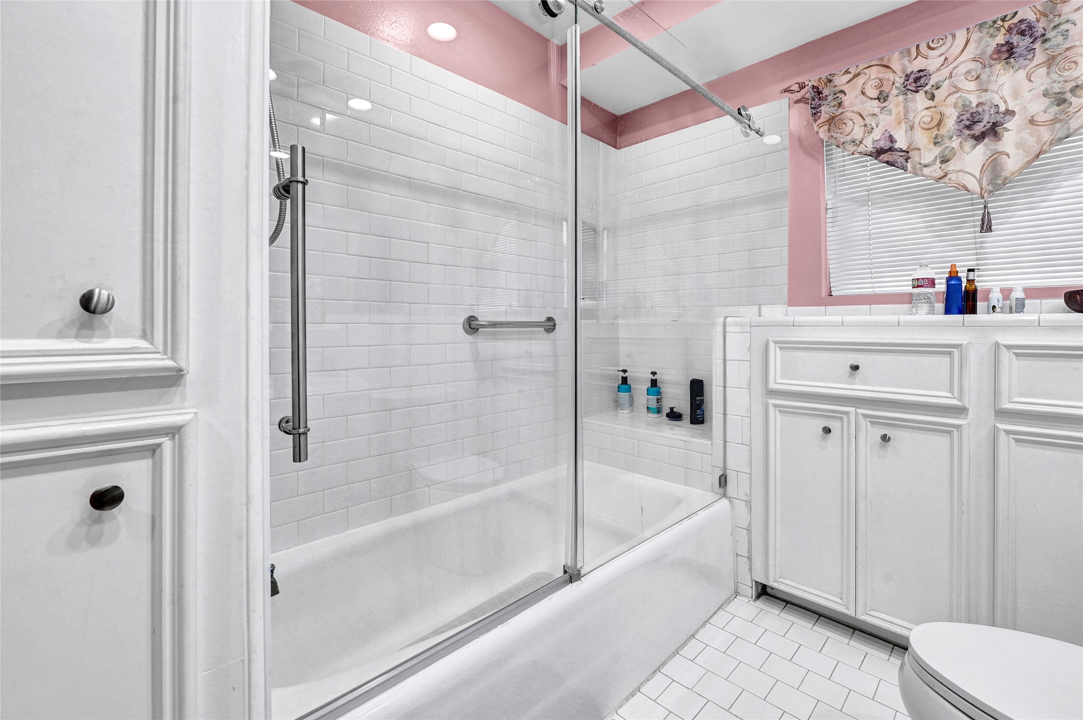 4831 Knickerbocker Street Property Photo 4