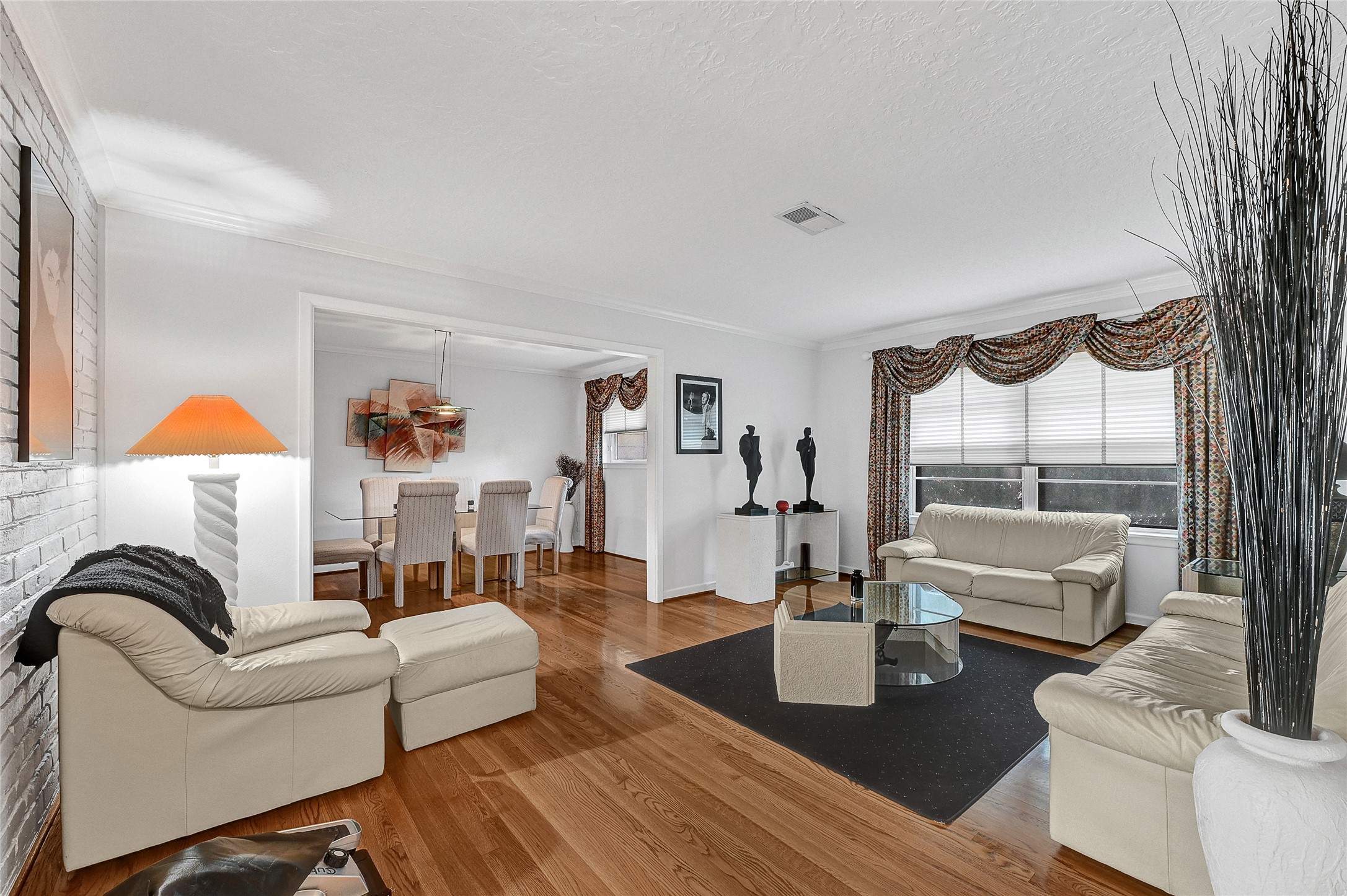 4831 Knickerbocker Street Property Photo 10