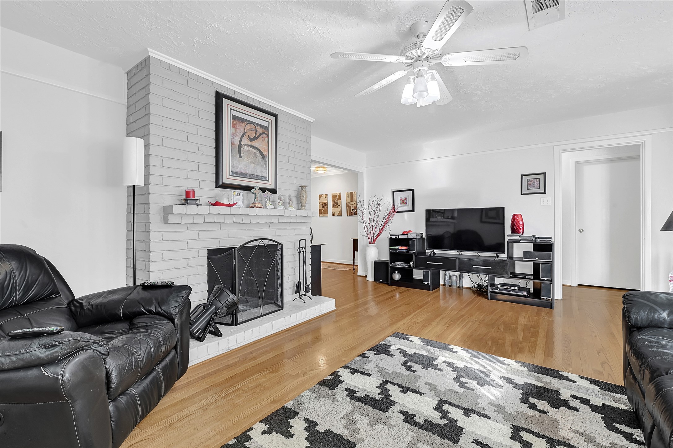 4831 Knickerbocker Street Property Photo 18
