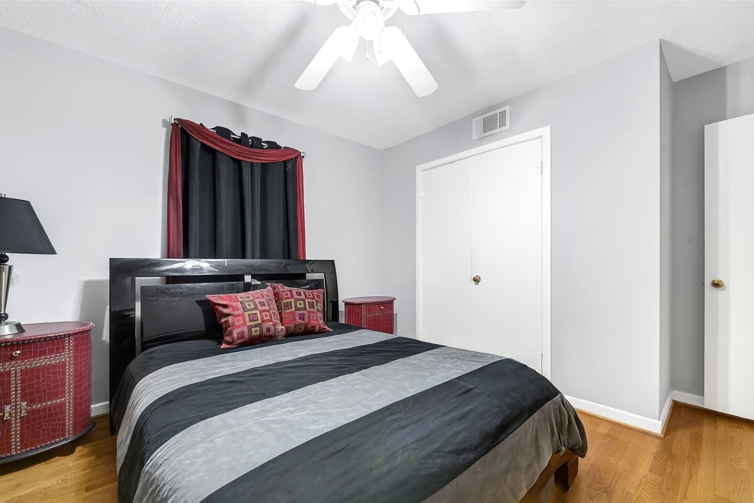 4831 Knickerbocker Street Property Photo 32