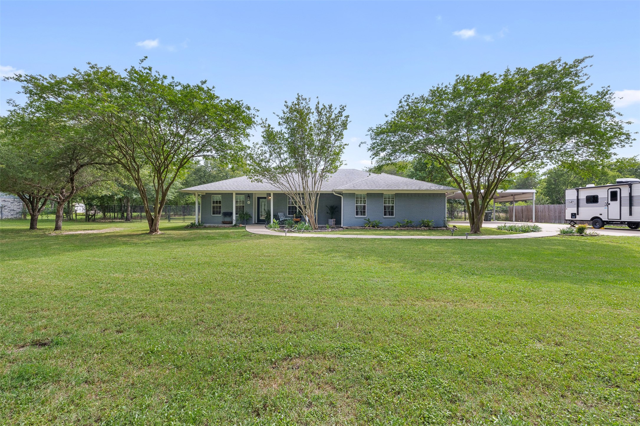 10462 Woodview Drive Property Photo 1