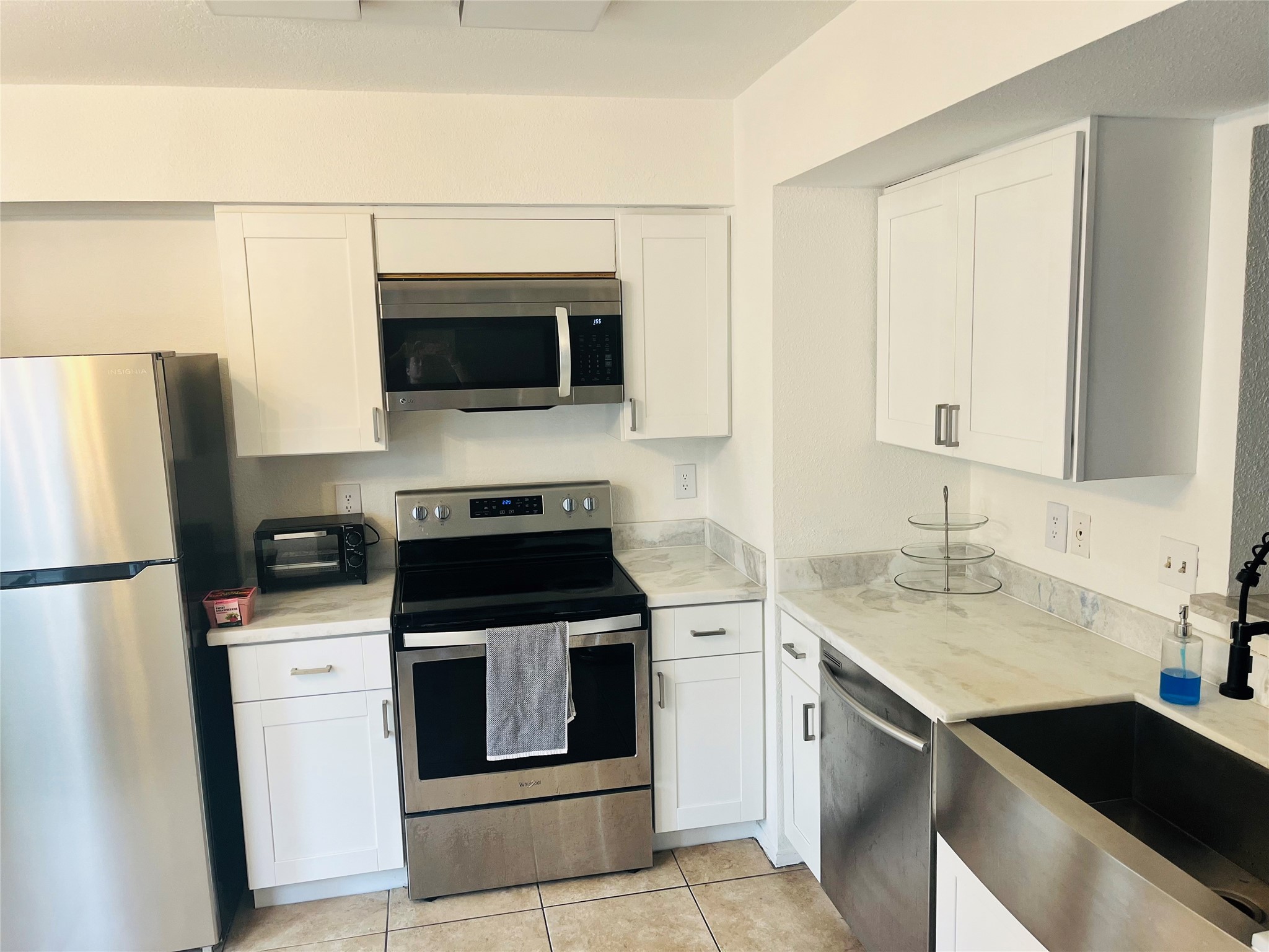 2011 Spenwick Drive 425 Property Photo 1