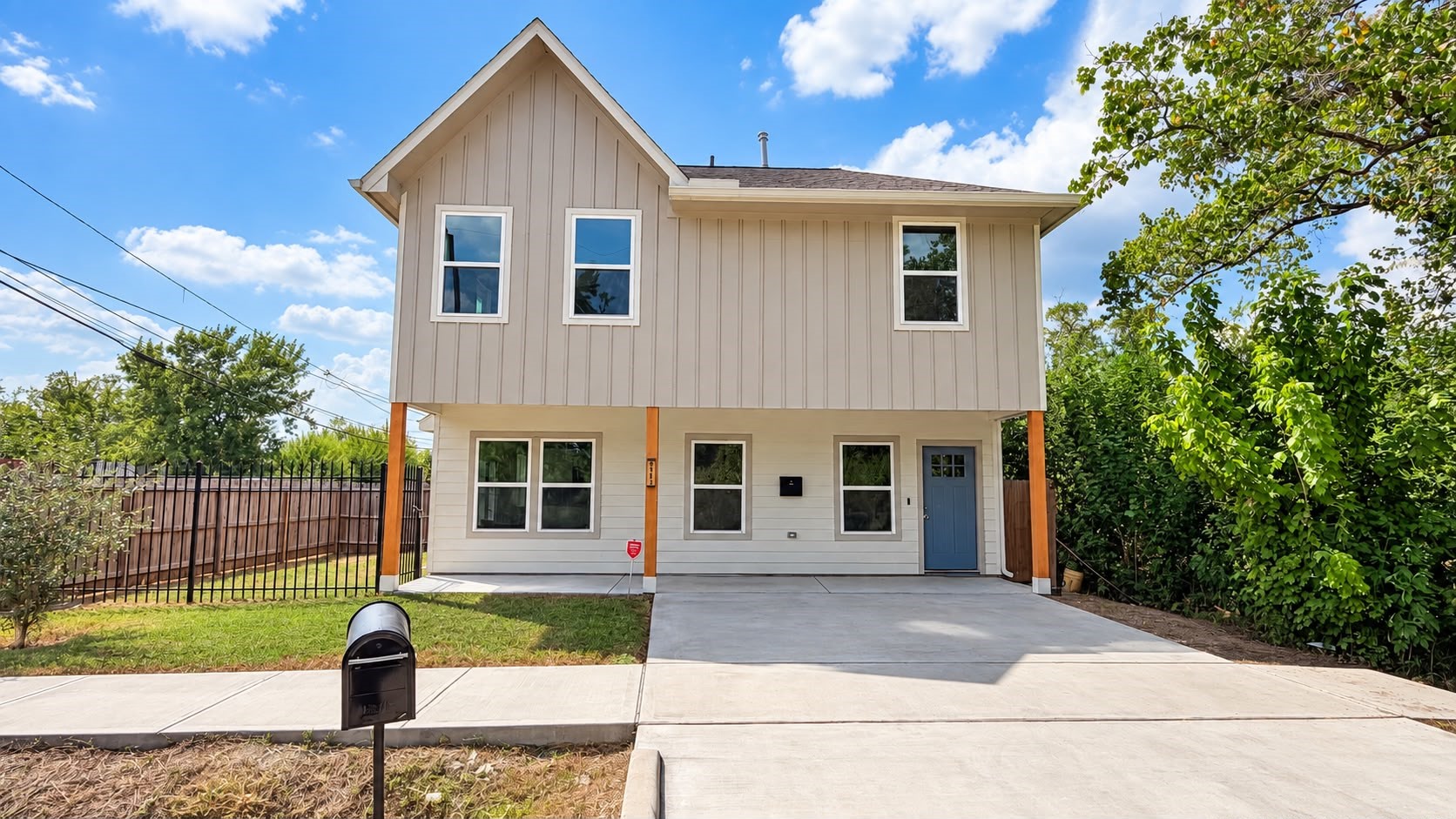 8361 Tate Street Property Photo 2