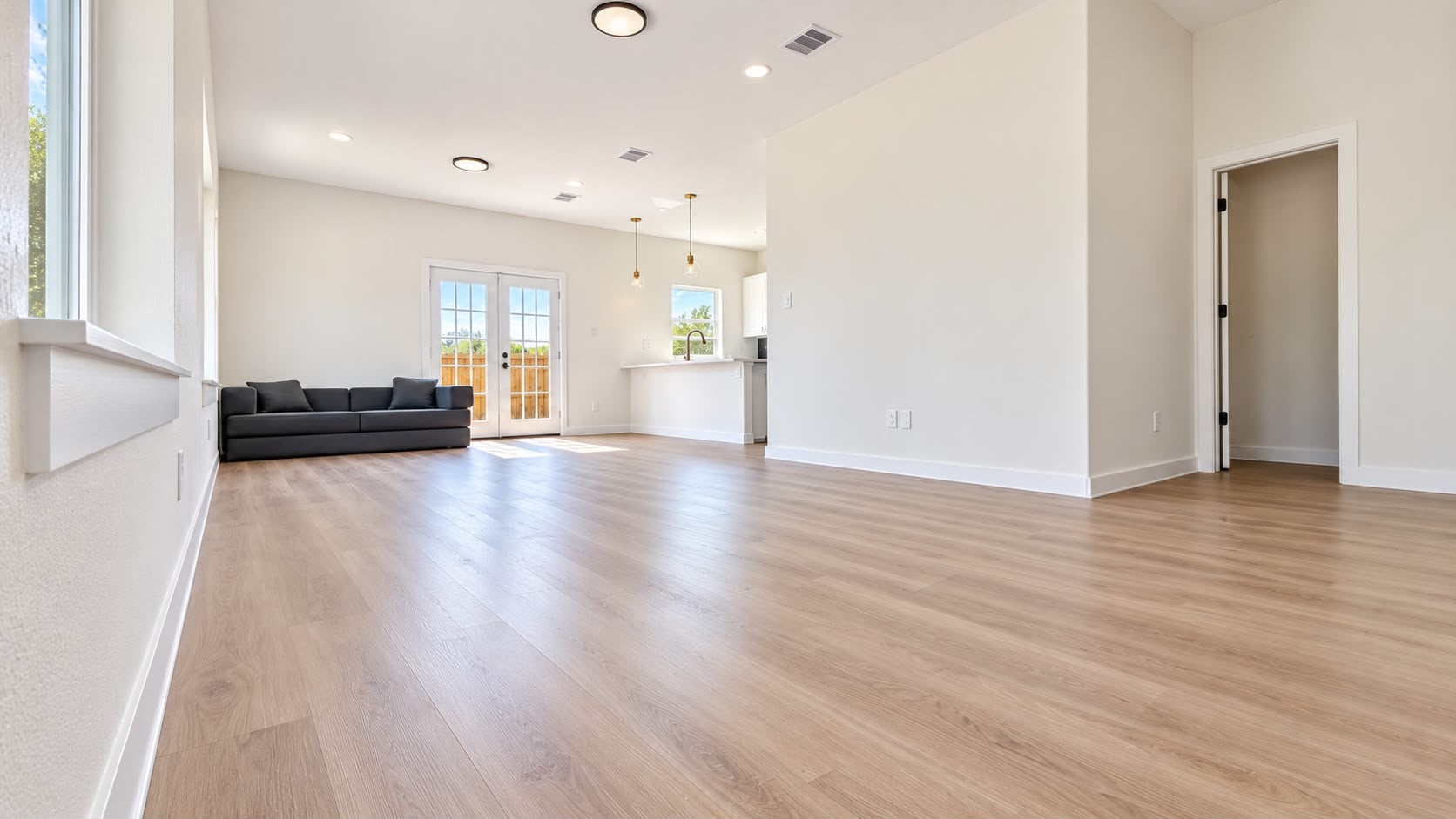 8361 Tate Street Property Photo 5