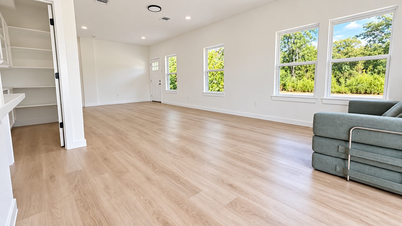 8361 Tate Street Property Photo 6