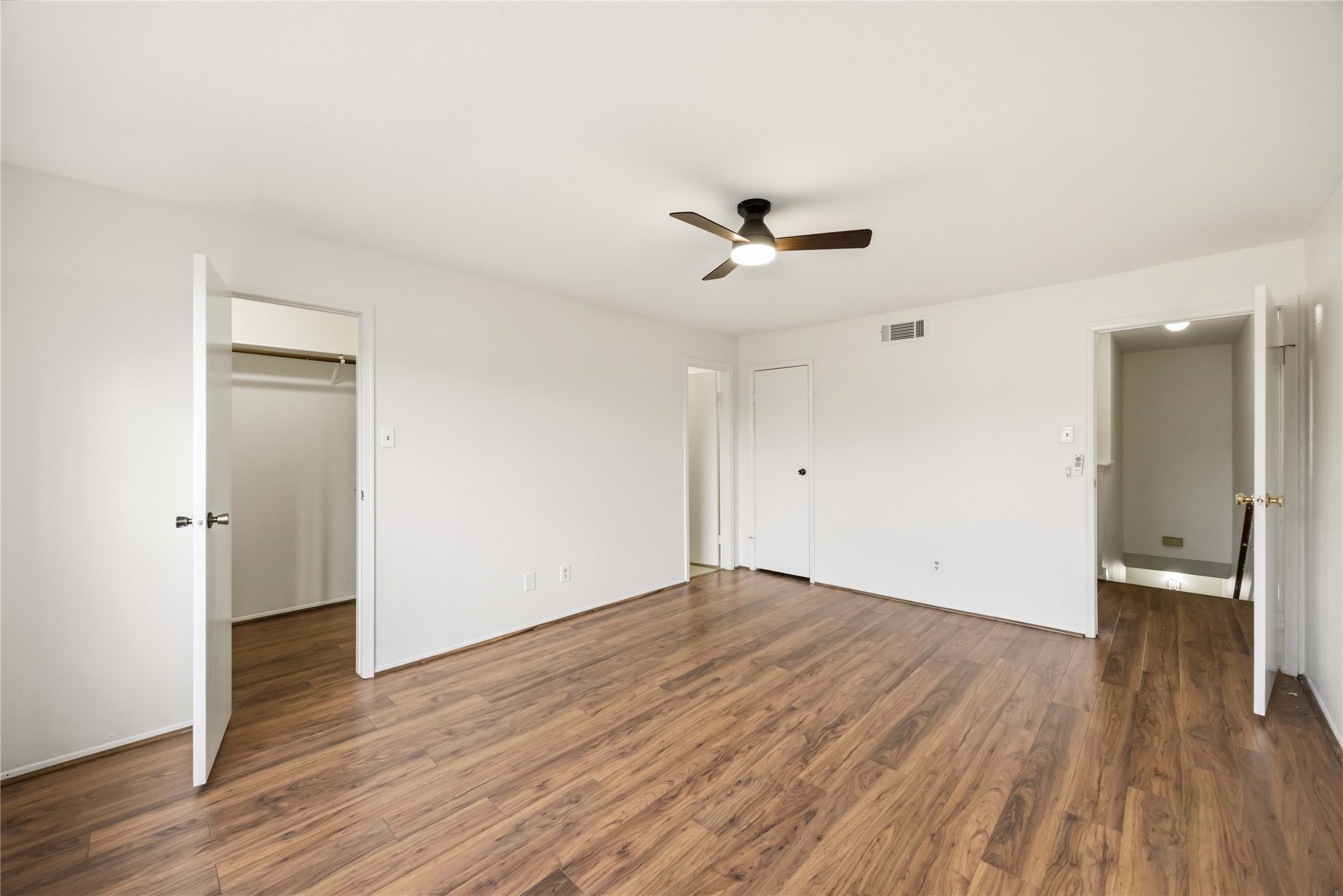 7589 Cambridge Street B Property Photo 14