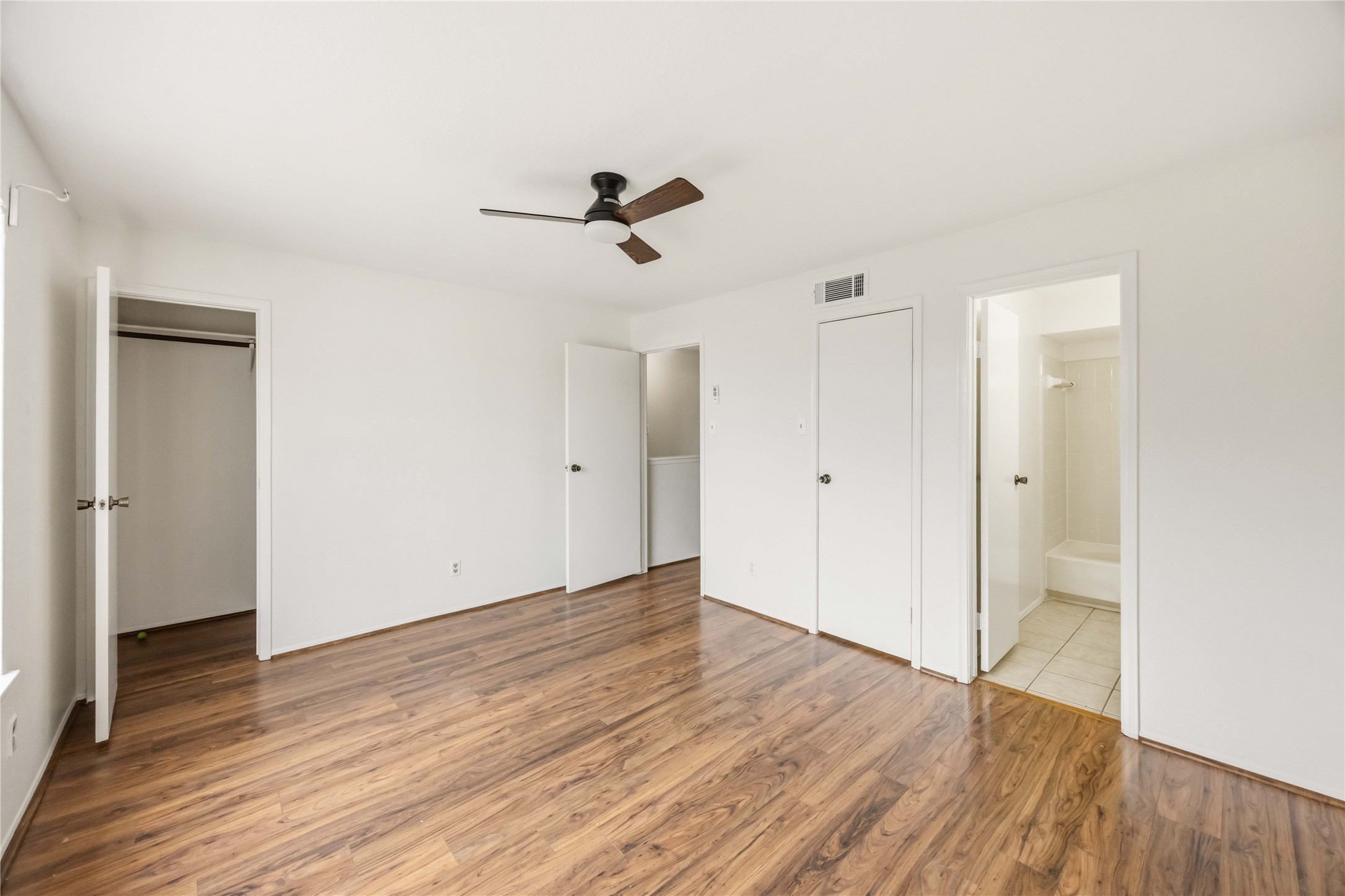 7589 Cambridge Street B Property Photo 18