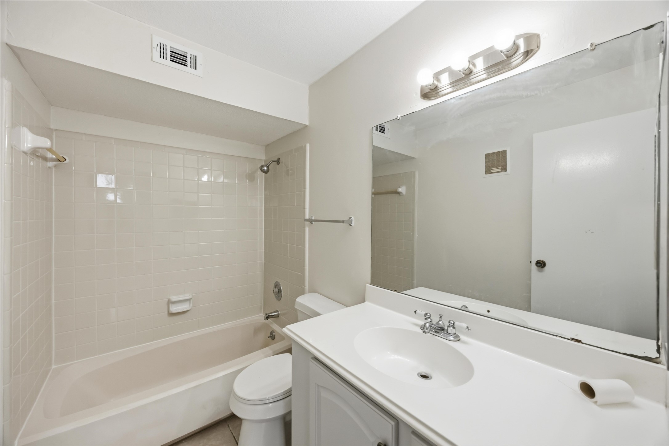 7589 Cambridge Street B Property Photo 19