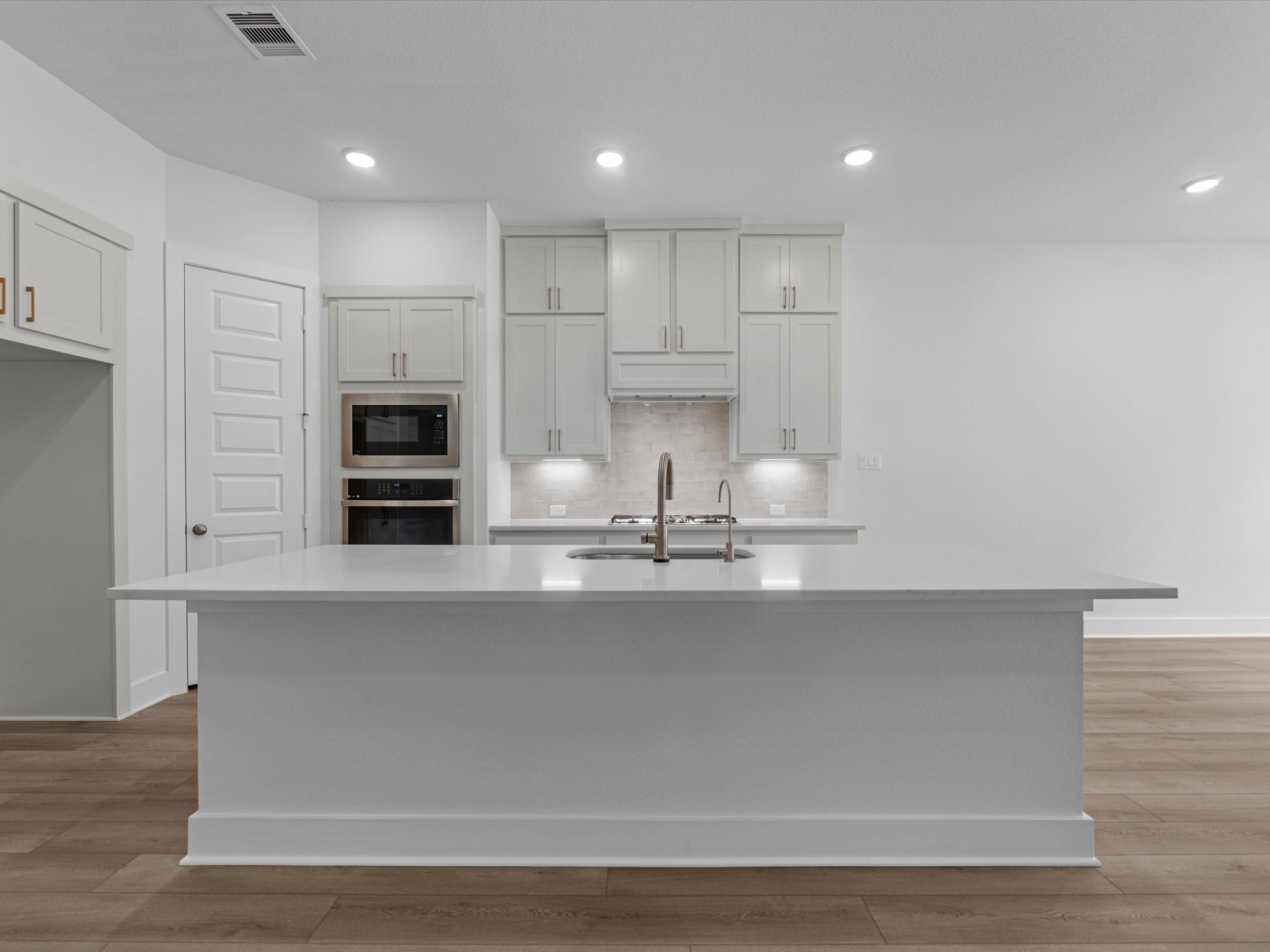 17530 Fogwood Creek Way Property Photo 3