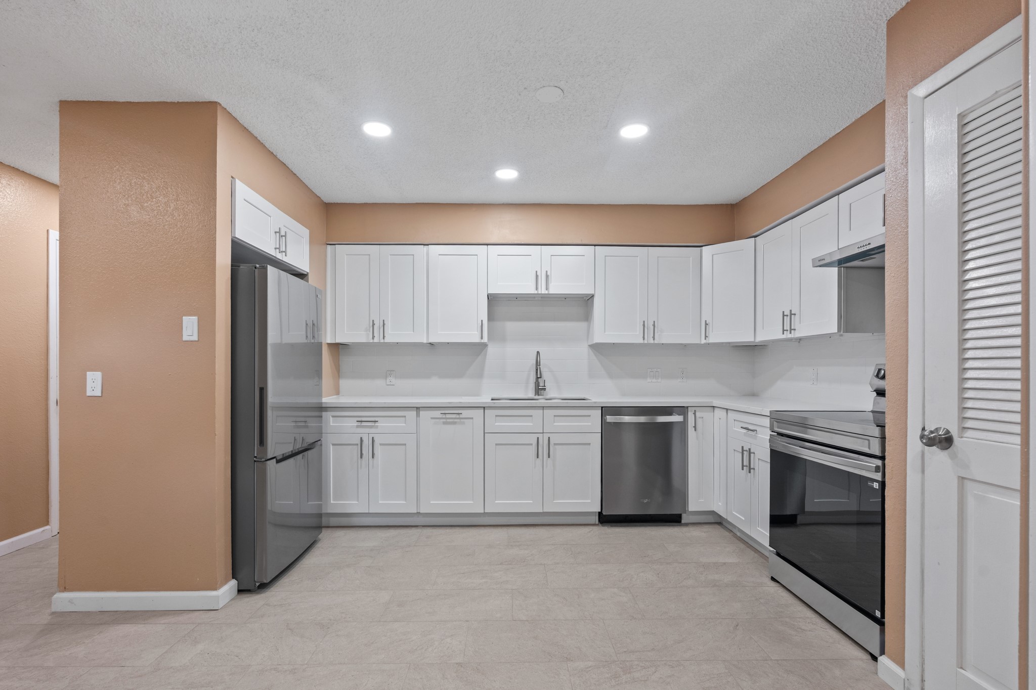 6713 Biggs Court Property Photo 2