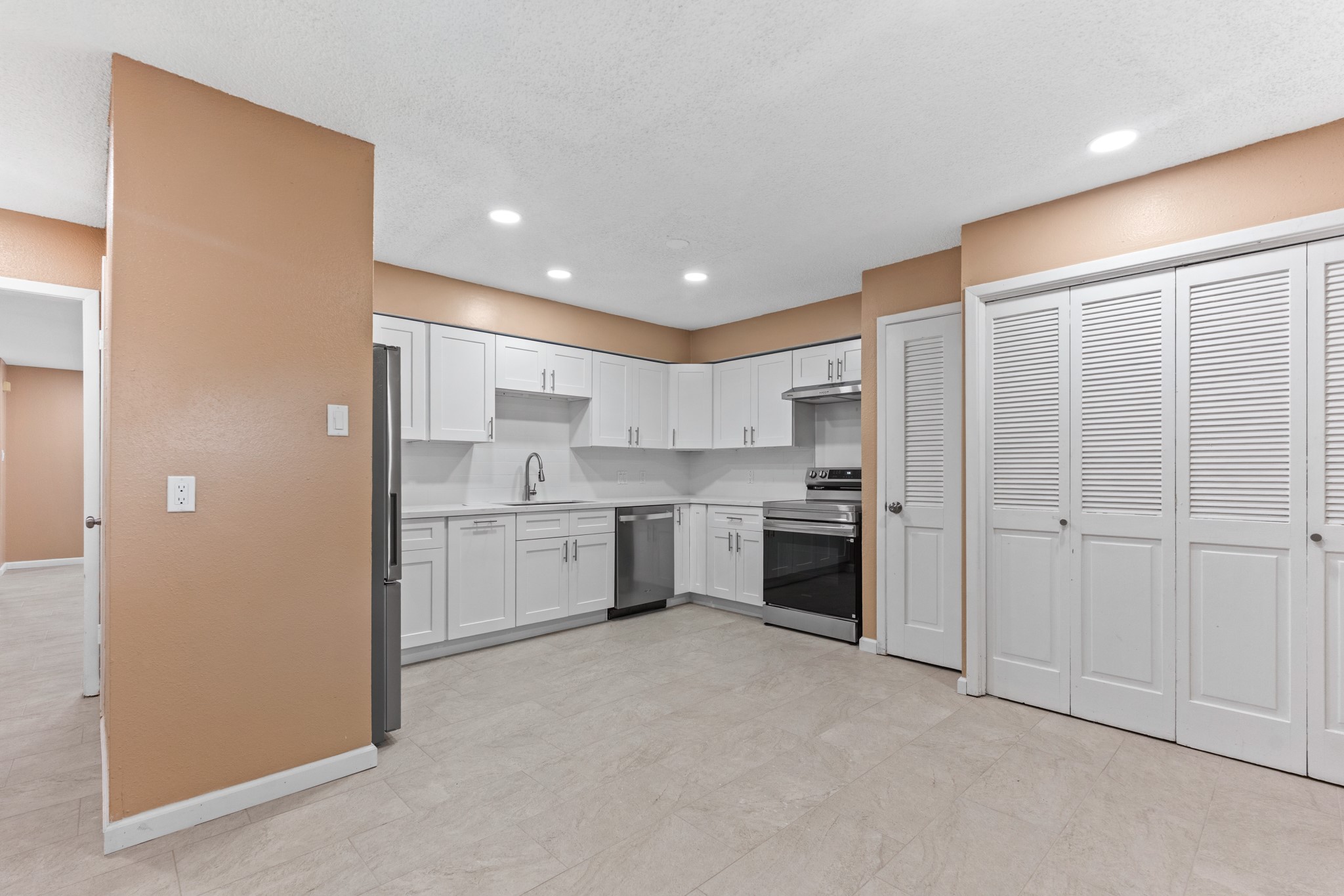 6713 Biggs Court Property Photo 3