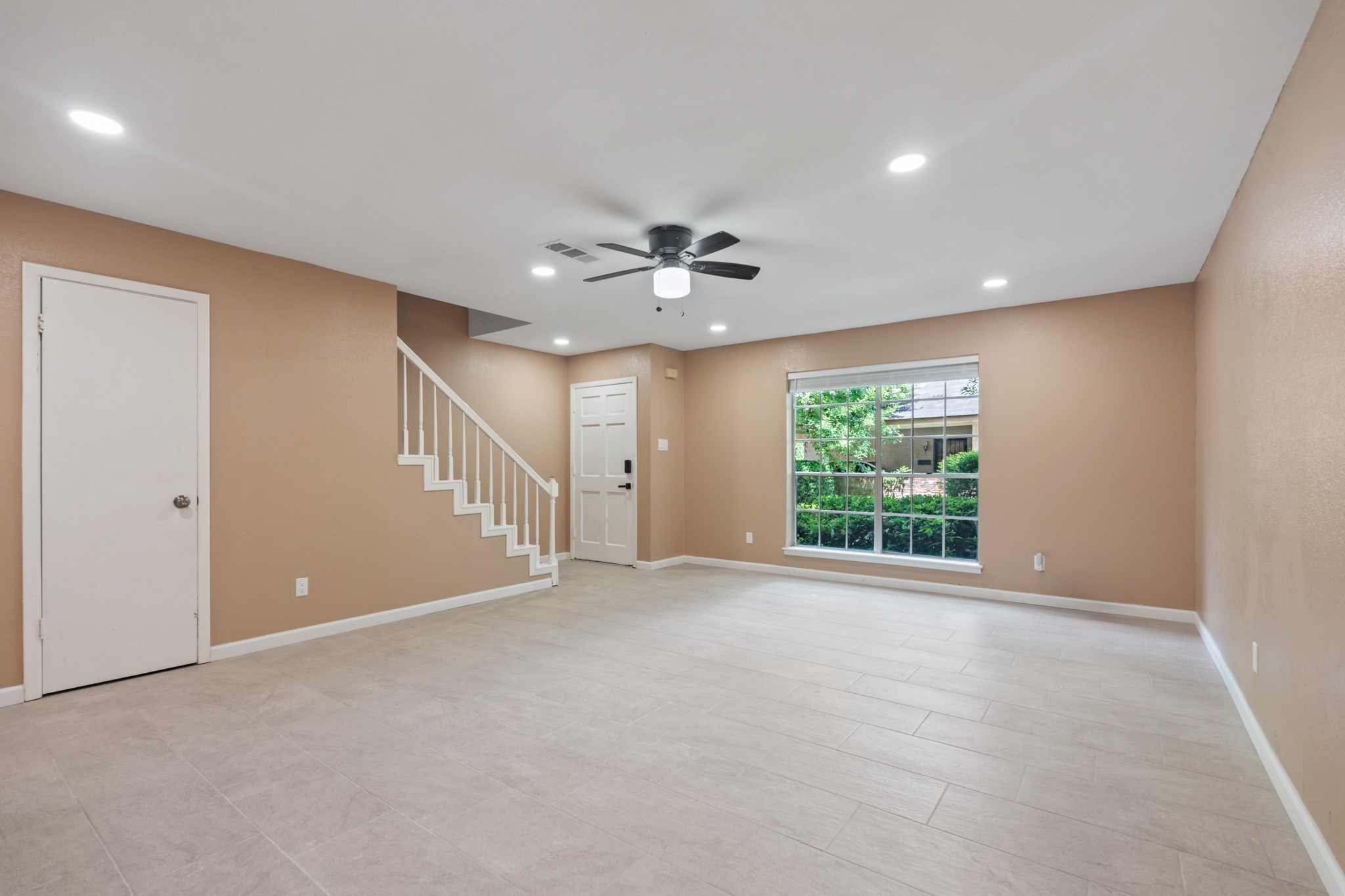 6713 Biggs Court Property Photo 4