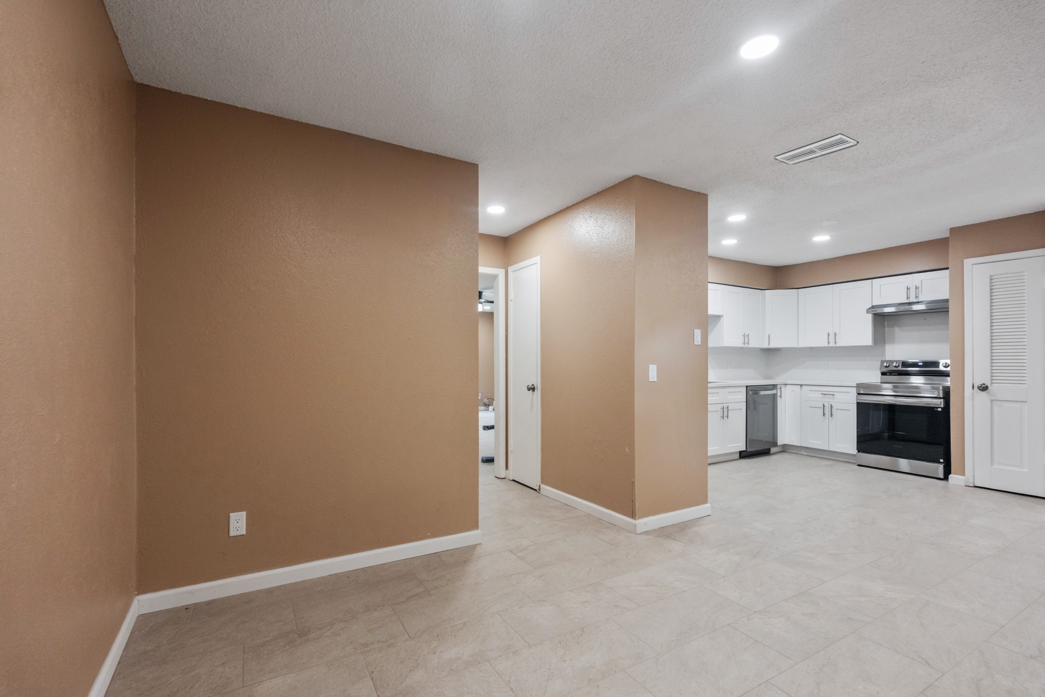 6713 Biggs Court Property Photo 12
