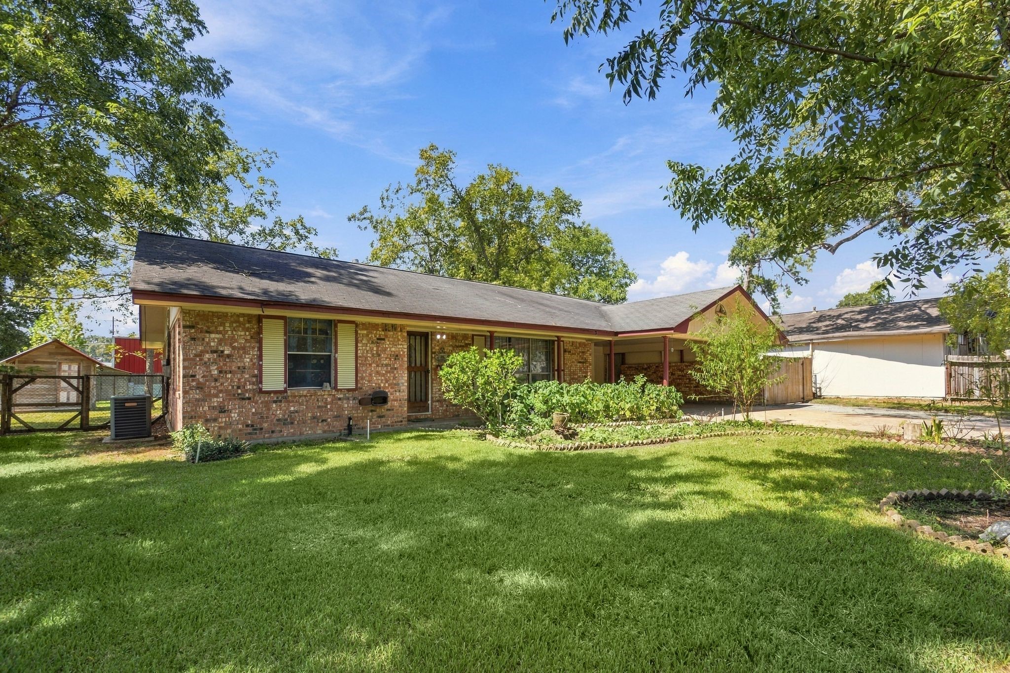 1305 Houston Street Property Photo 2